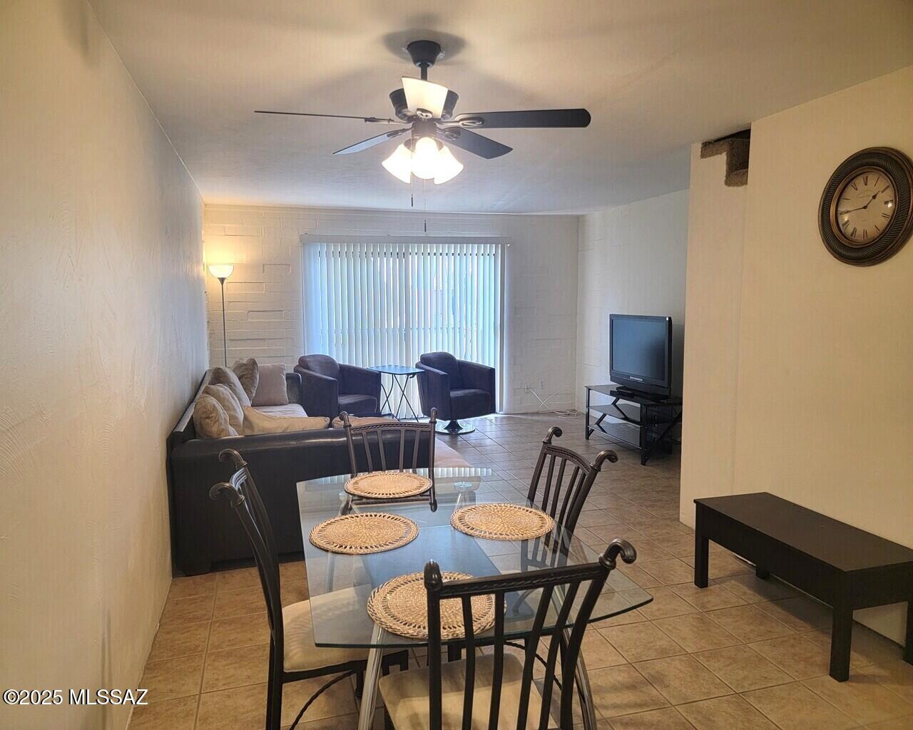 921 N Euclid Avenue 218