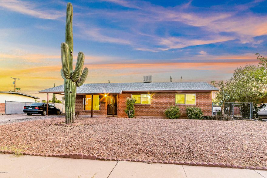 Great opportunity in Terra Del Sol! Located on an expansive lot, this brick home welcomes with curb appeal galore. Walk inside to open concept kitchen including stainless appliances! Bathrooms are nicely upgraded in tile and designer choices! Dont miss the workshop area, fresh interior paint, brand new windows and newer carpet. This is a diamond in the rough! Welcome Home!
