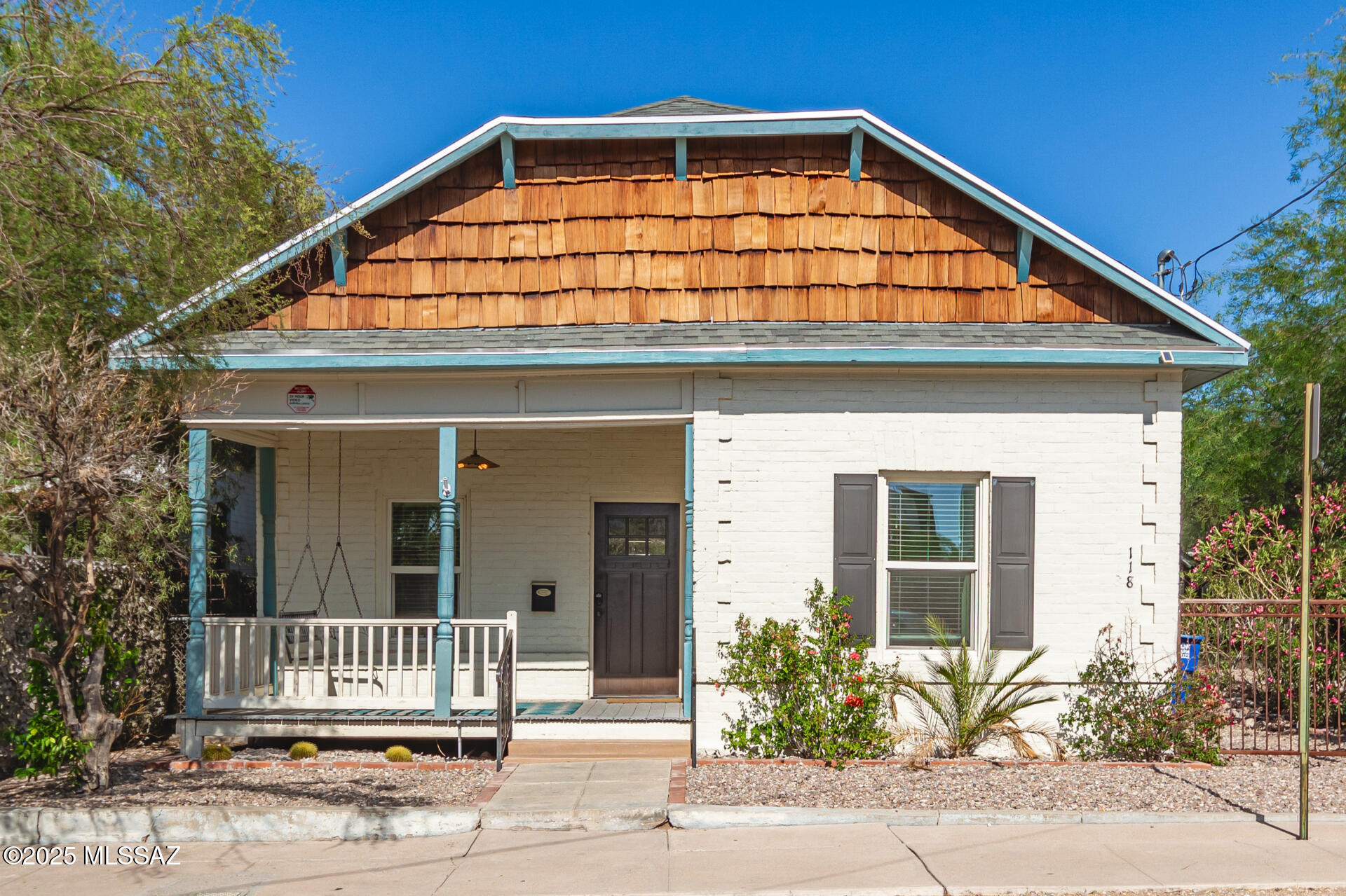 118 N Hoff Avenue