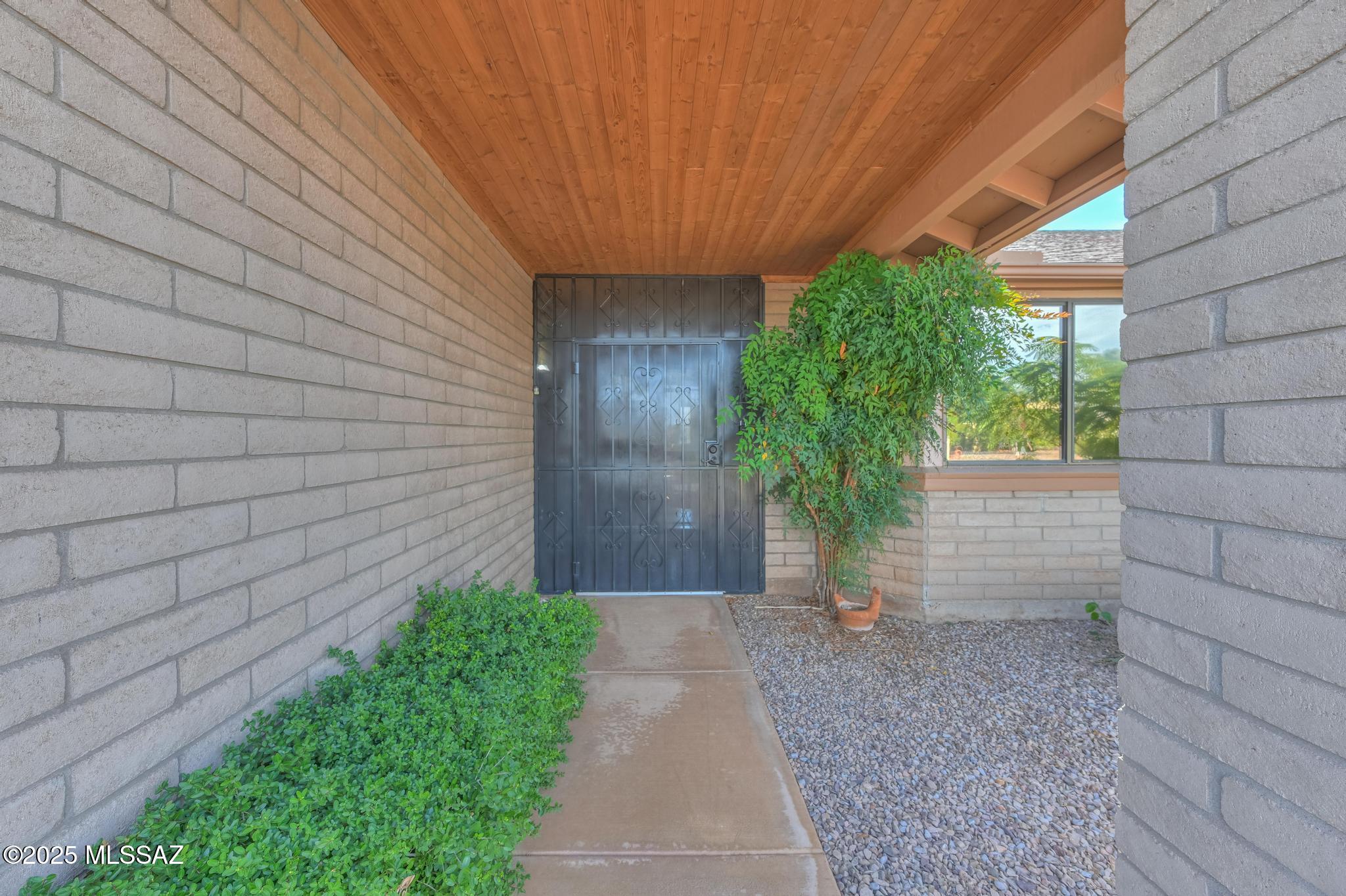 3618 E Trevino Drive