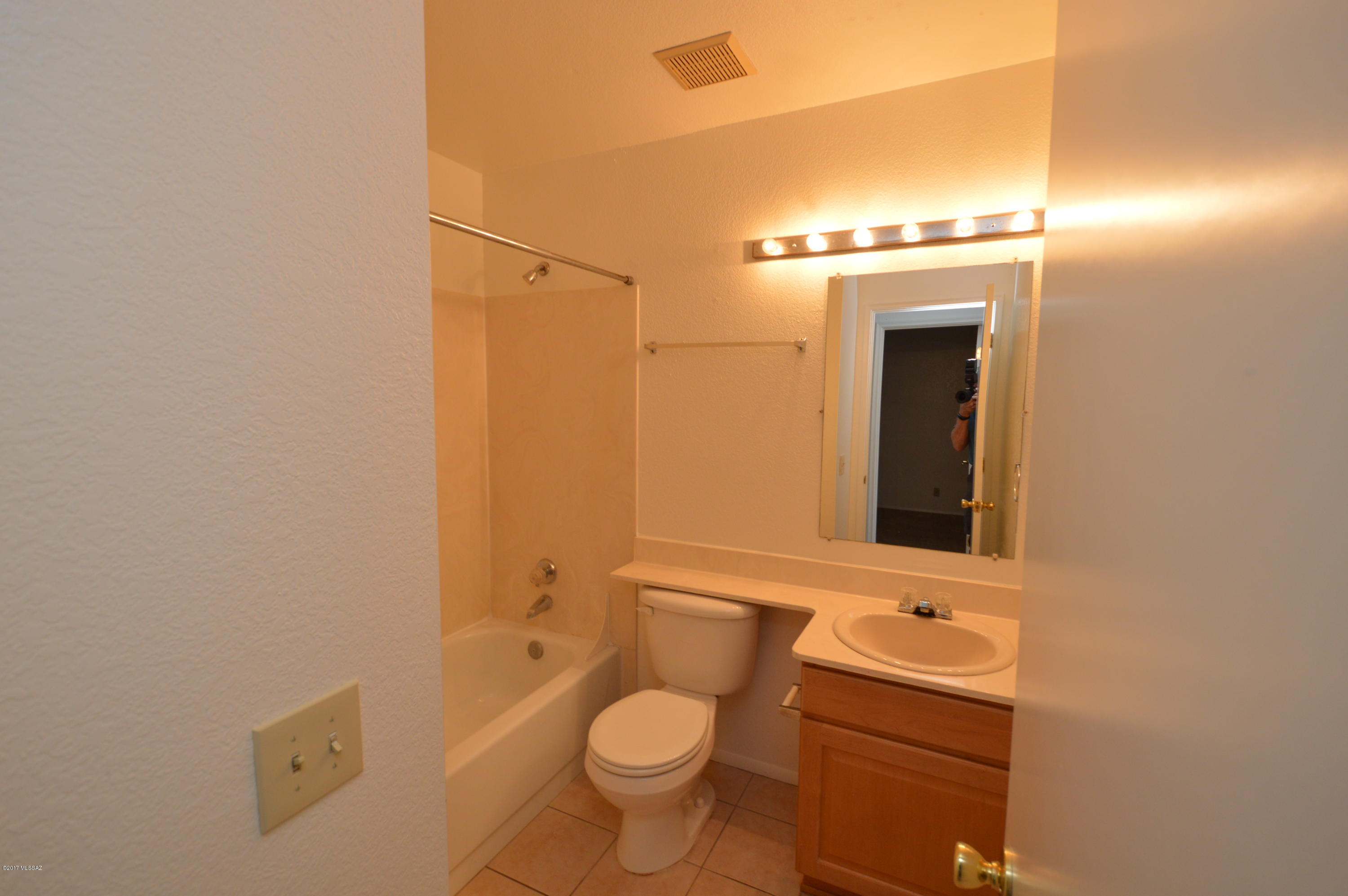 Eastpointe Estates (1-98) - Residential Lease
