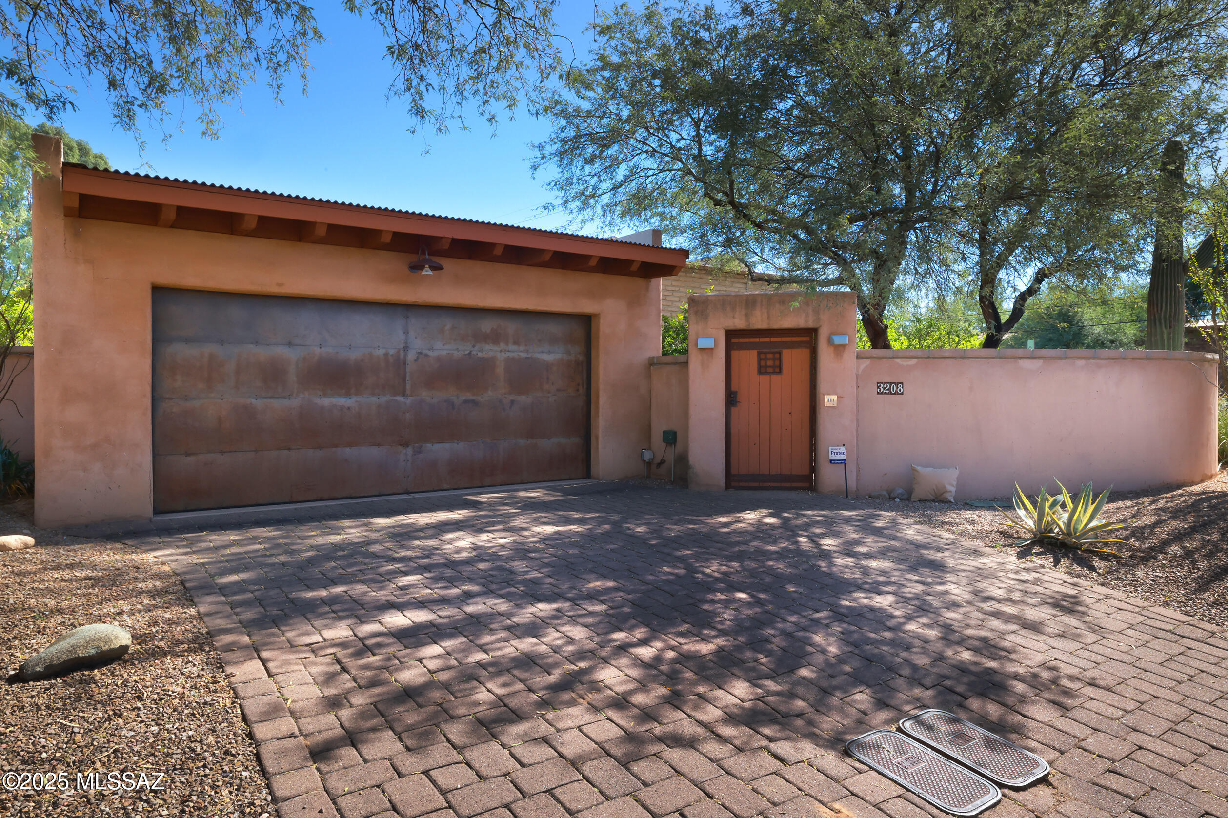 3208 N Avia Ricca Pl