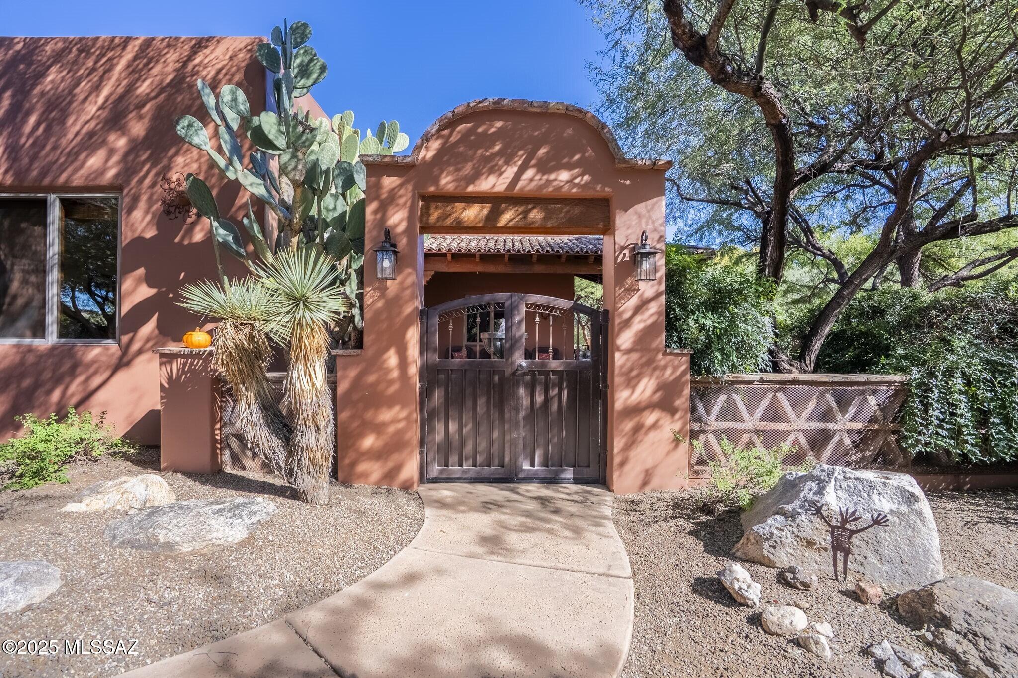 52 Calle Maria Elena