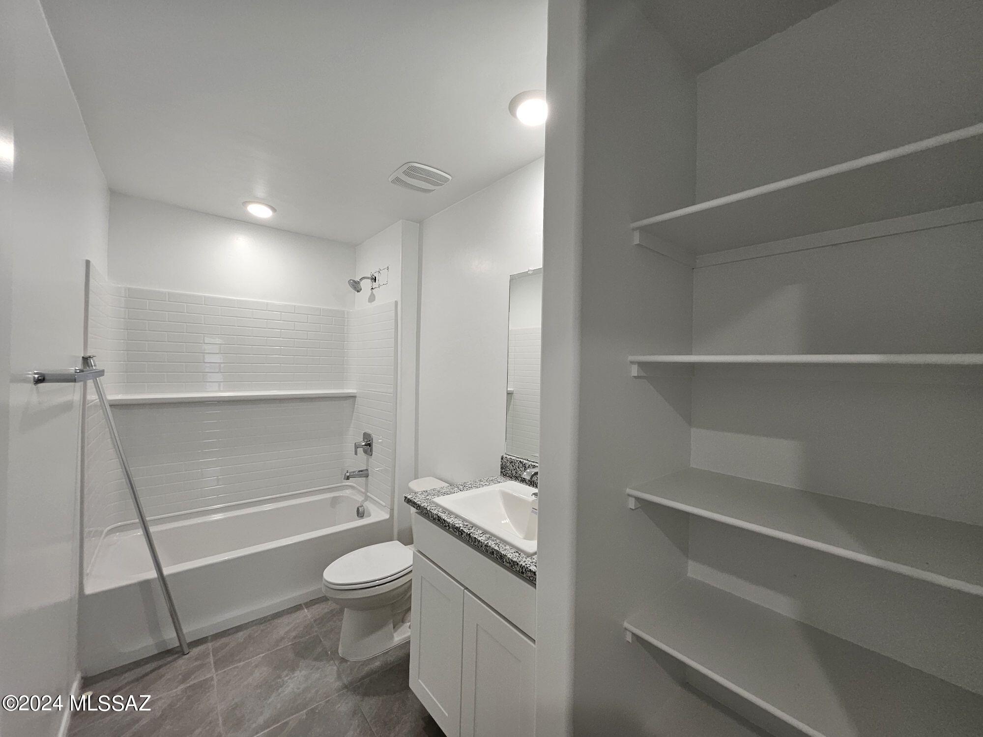 Saguaro Bloom SQ20180540069 - Residential