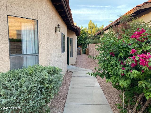 Valle Del Oro Townhomes (1-90) - Residential