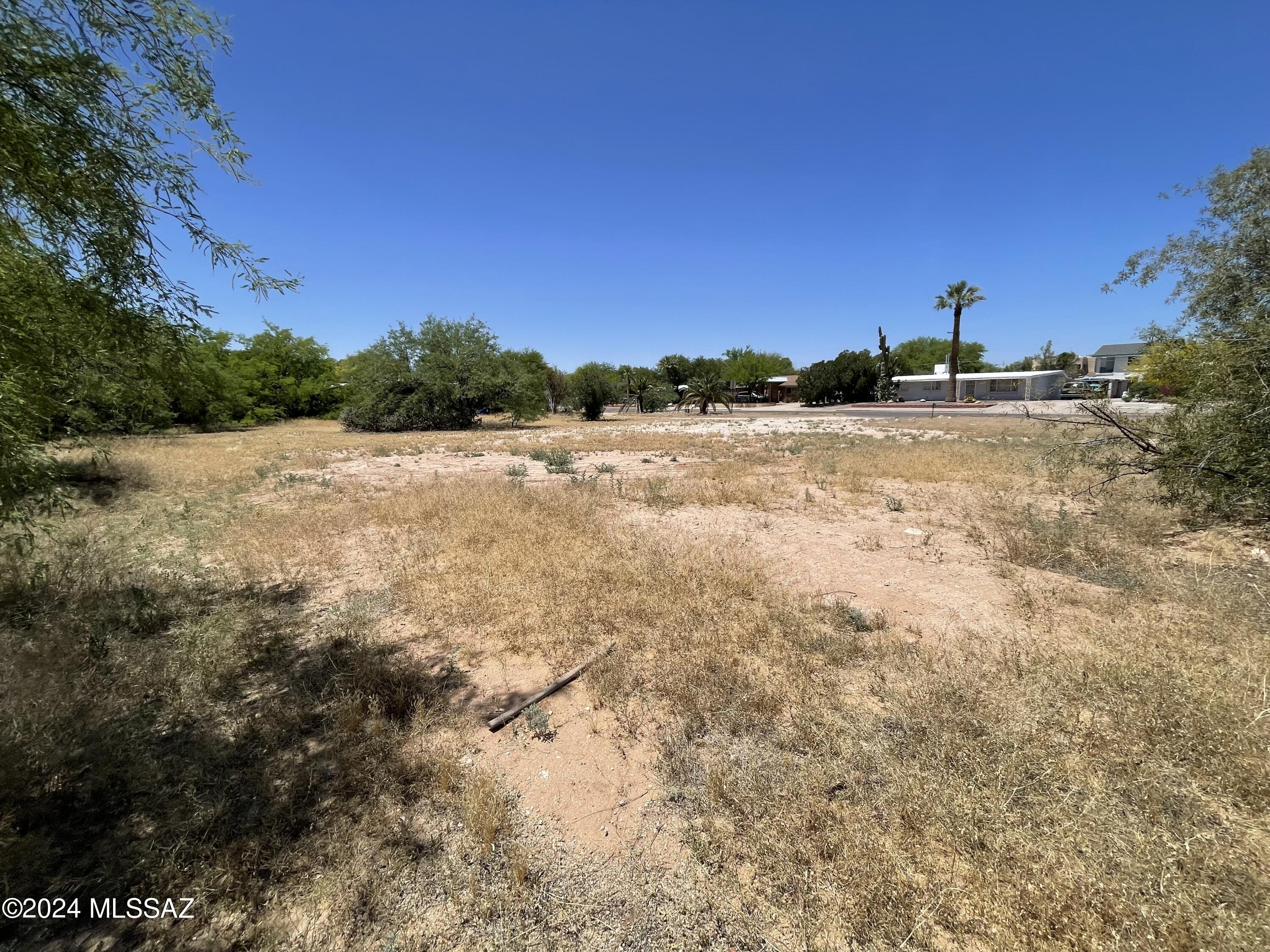 3432 E Linden Street 1