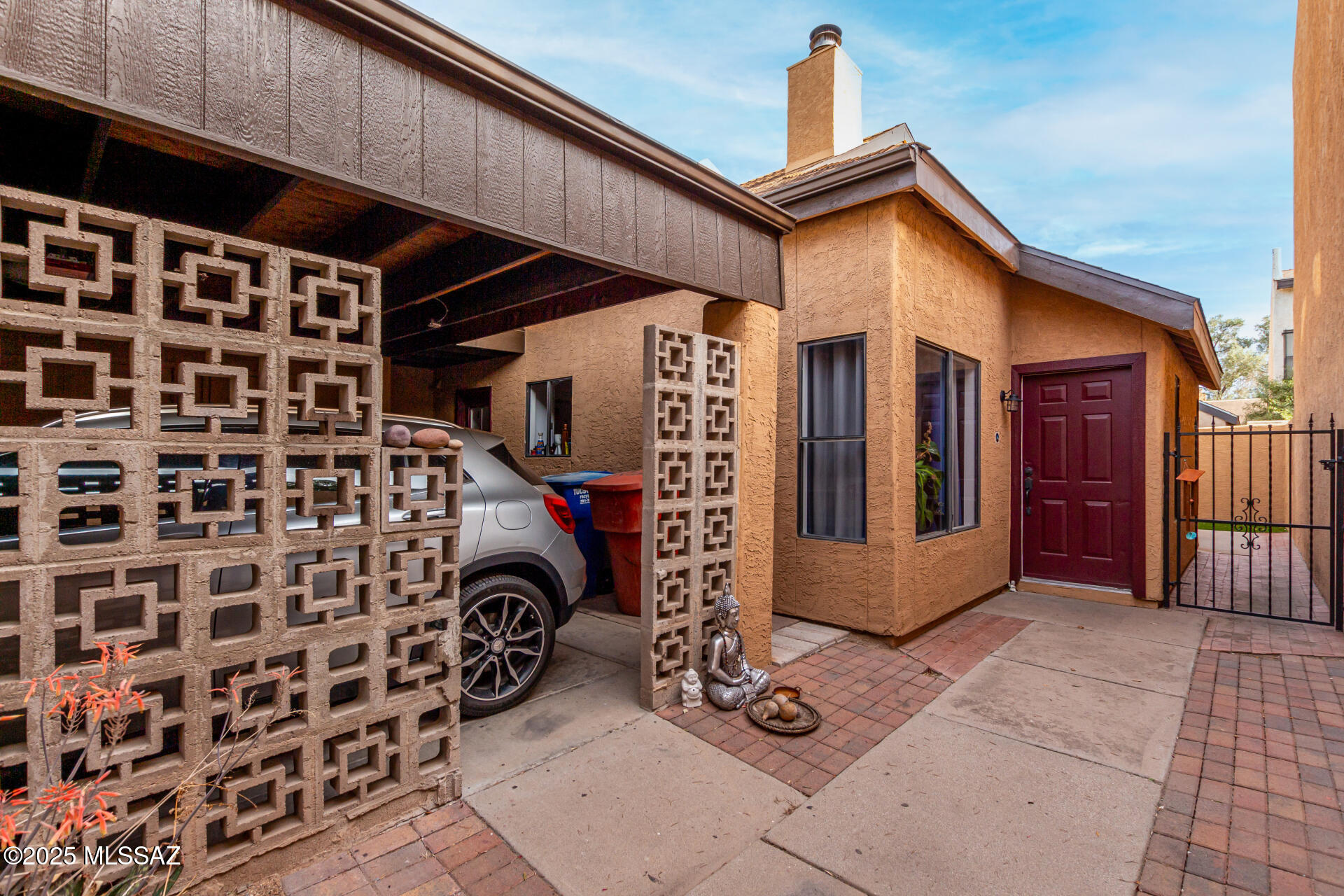 1433 W Calle Plomo