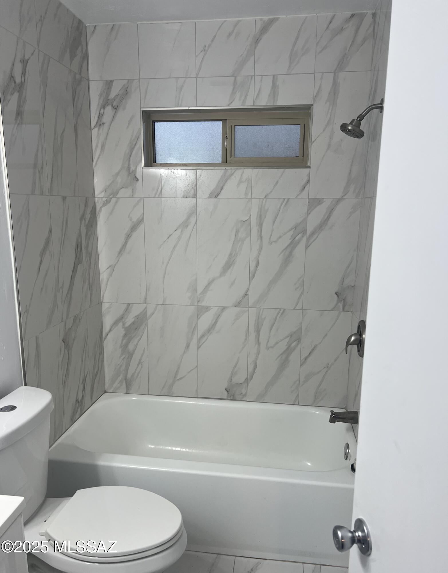 125 W Jacinto Street