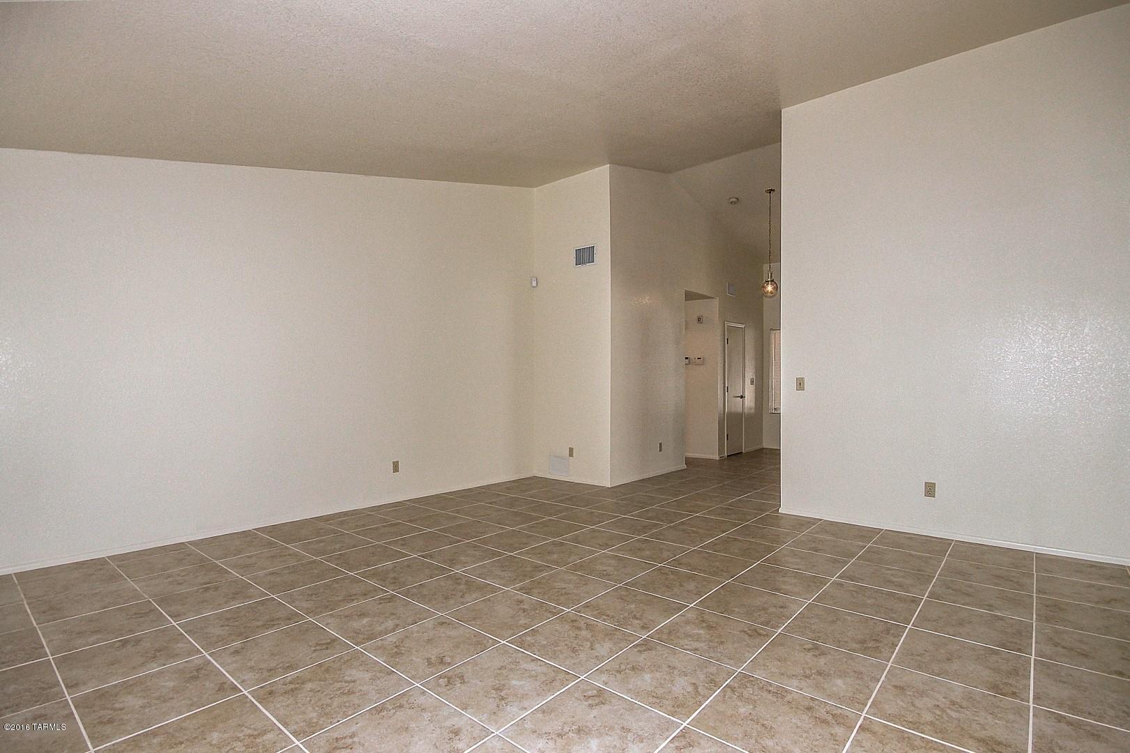 Hacienda Del Oro (1-879) - Residential