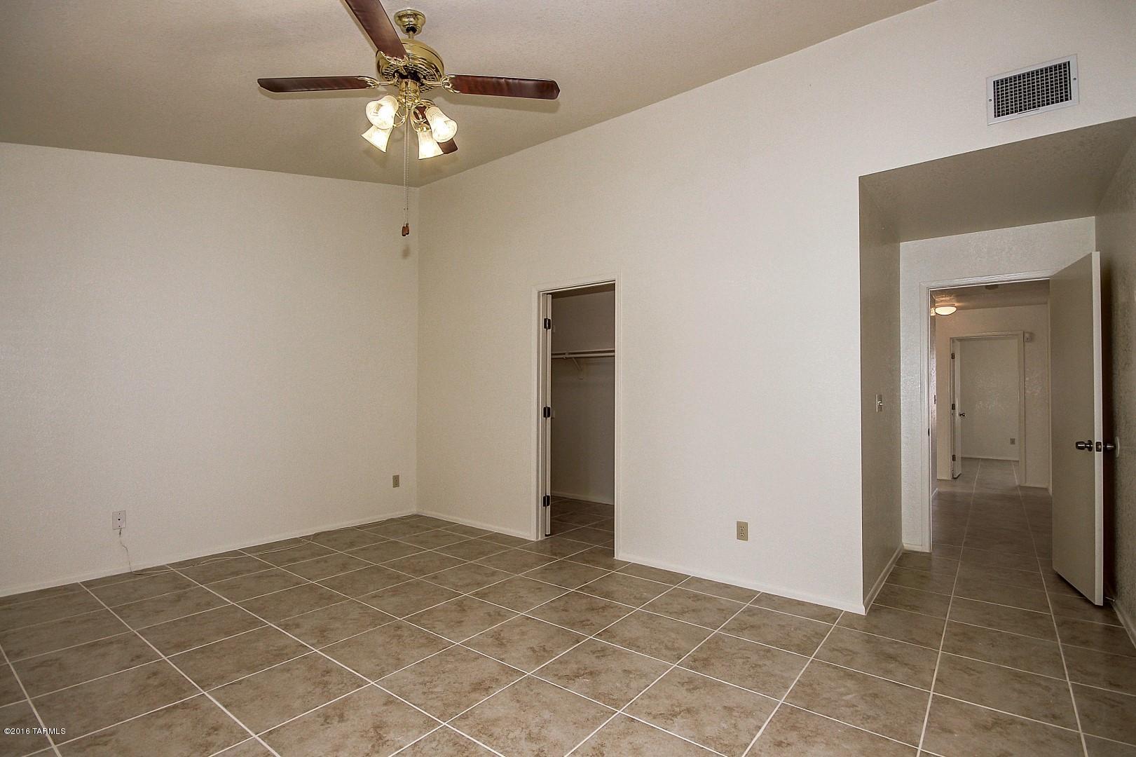 Hacienda Del Oro (1-879) - Residential