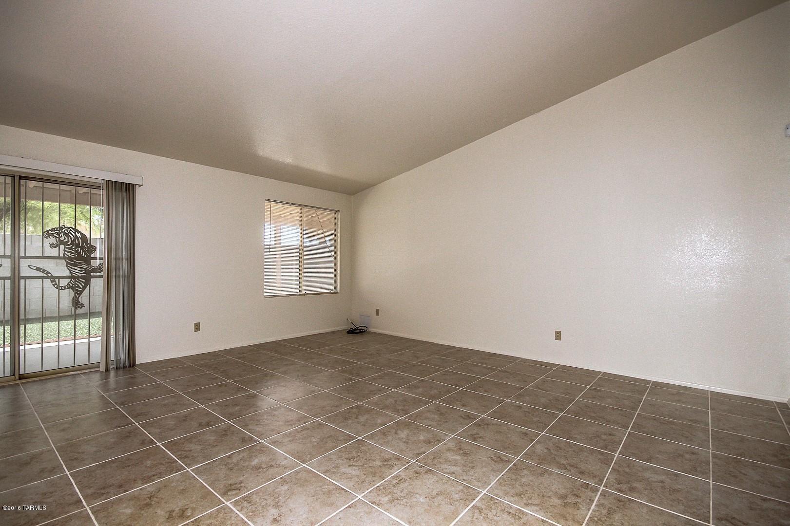 Hacienda Del Oro (1-879) - Residential