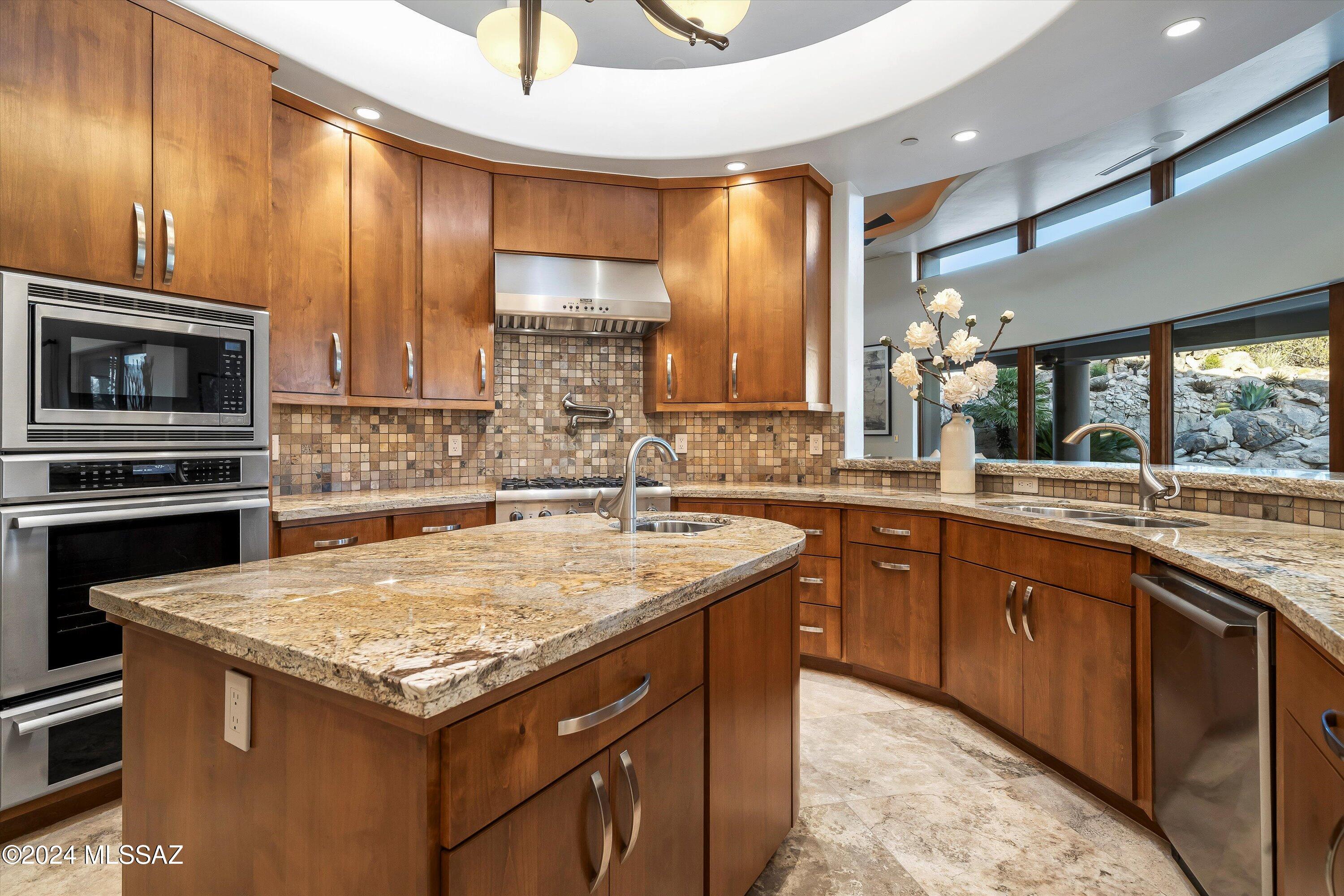 Honey Bee Ridge(The Estates At) - Residential
