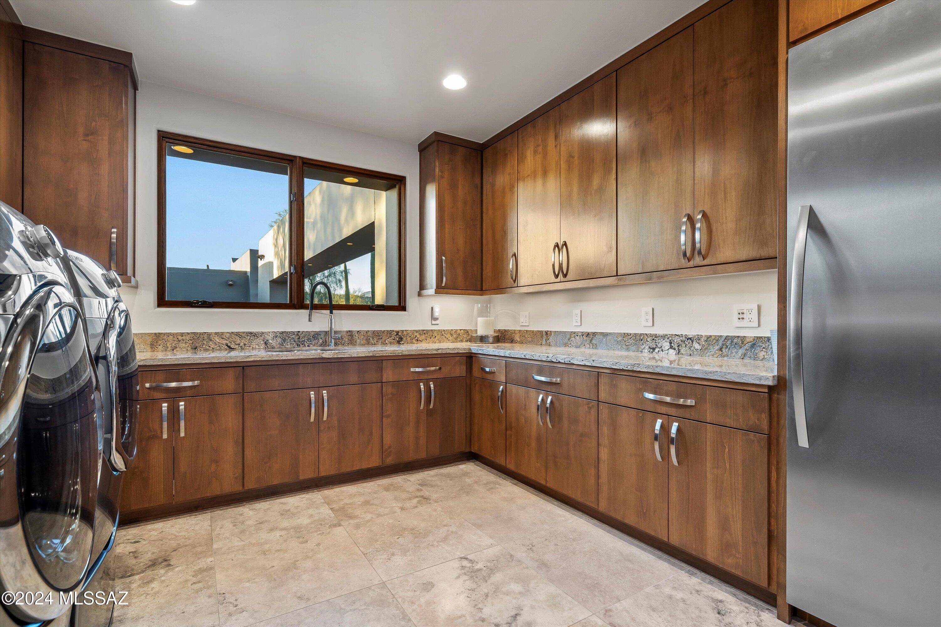 Honey Bee Ridge(The Estates At) - Residential