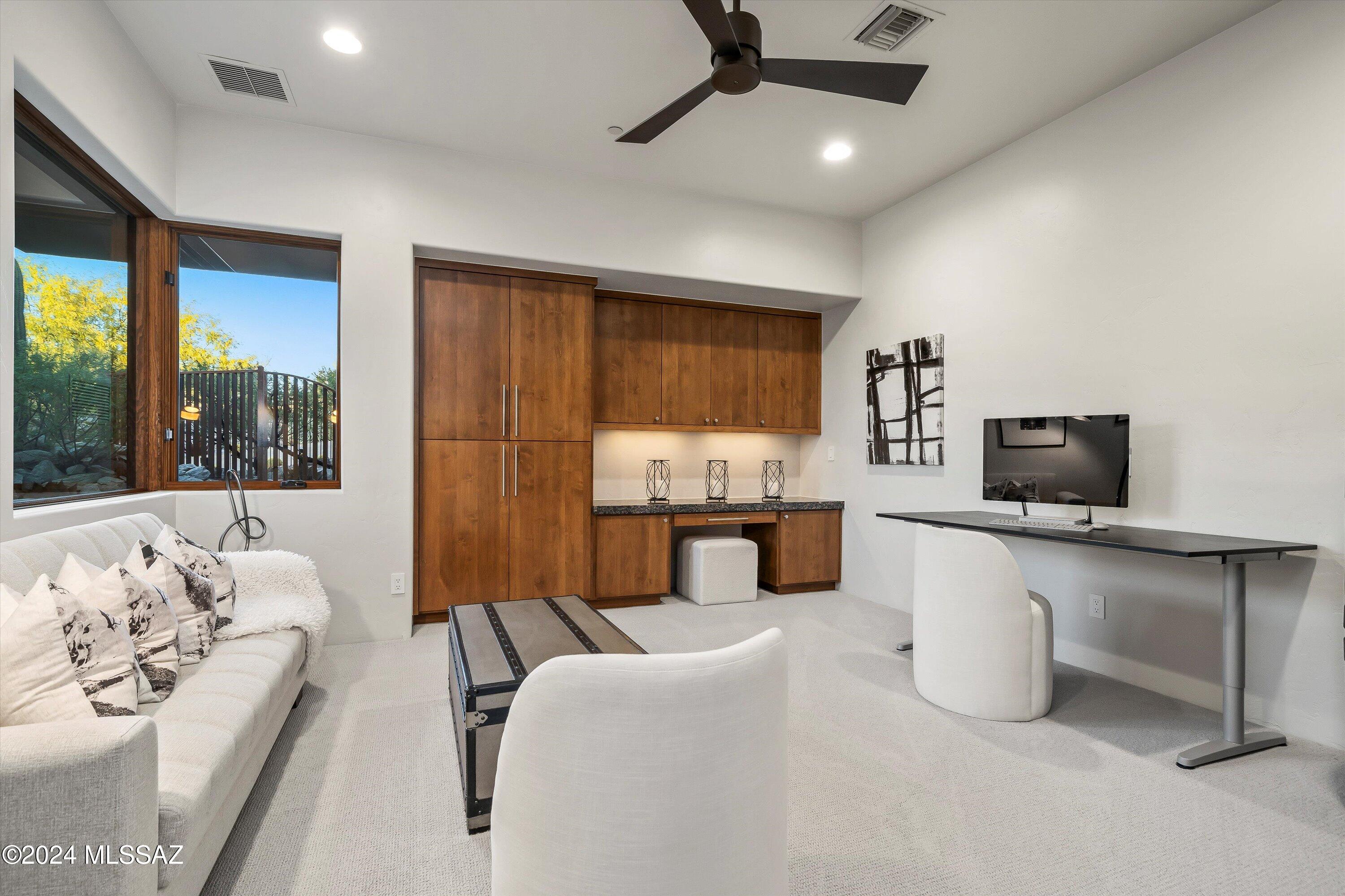 Honey Bee Ridge(The Estates At) - Residential