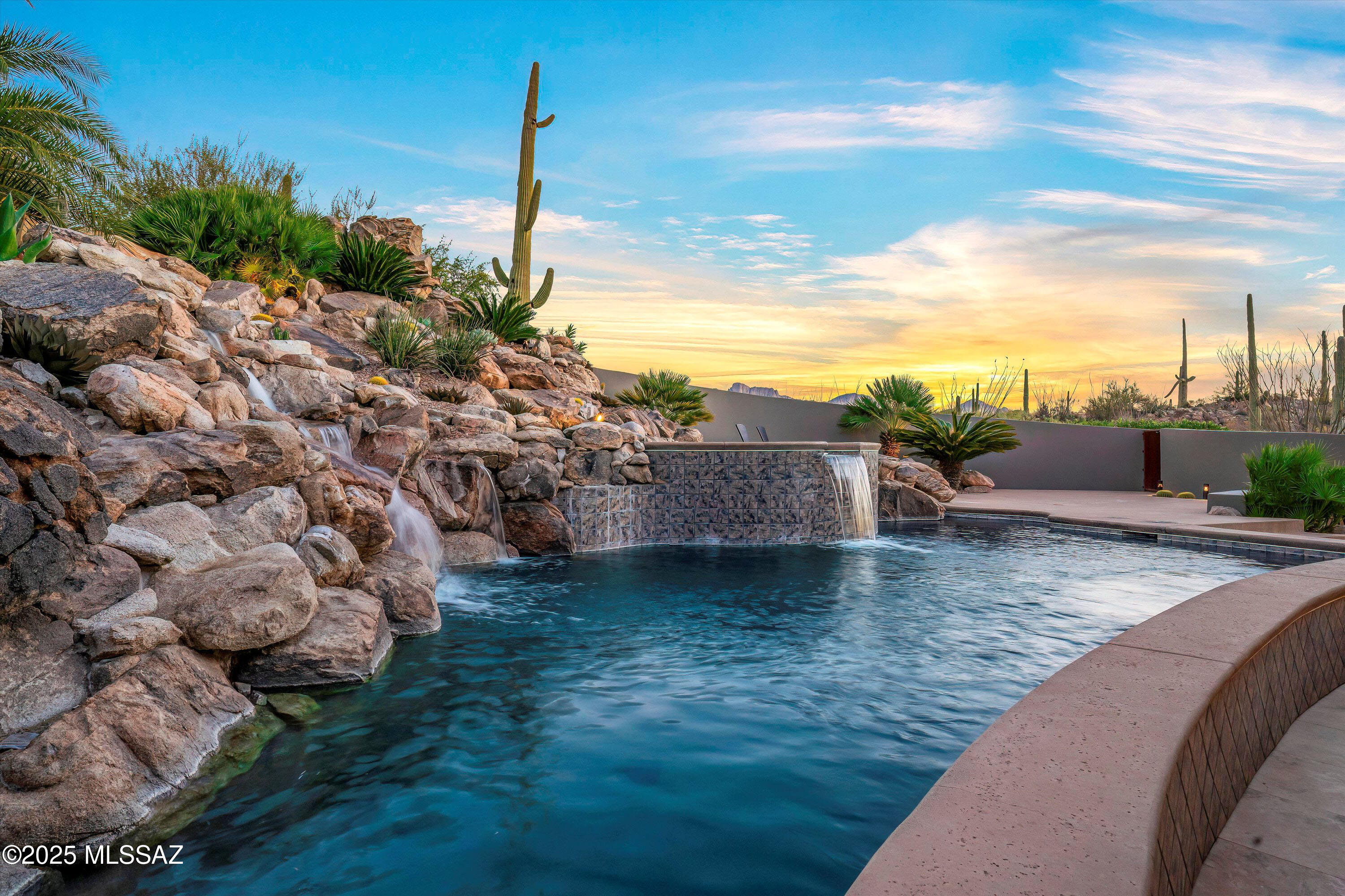 Honey Bee Ridge(The Estates At) - Residential