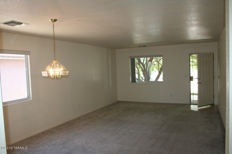 Rincon Aviador (1-120) - Residential Lease