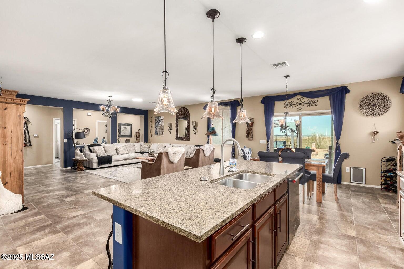 1403 E Stronghold Canyon Lane
