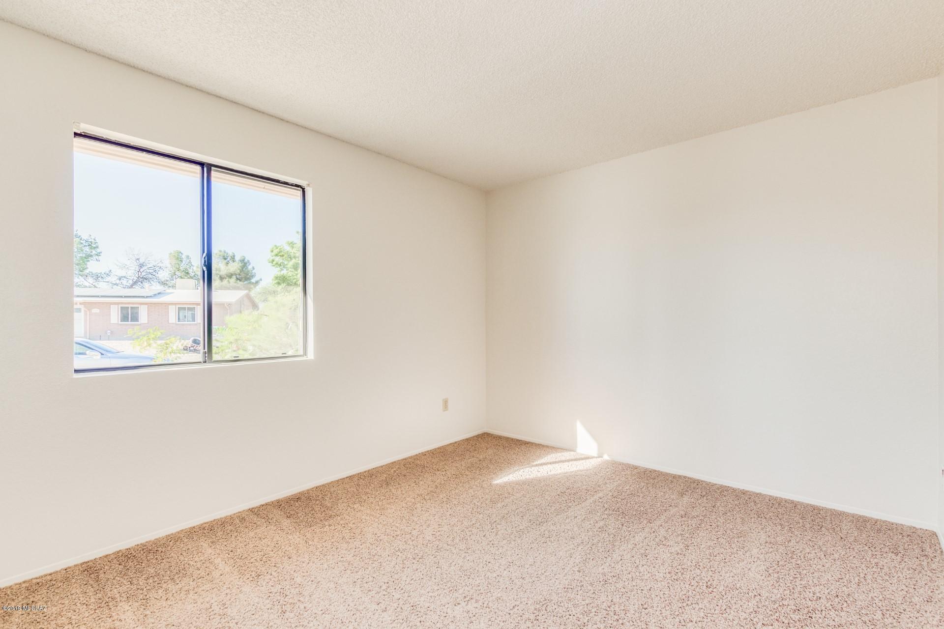Lincoln Ridge (1-207) - Residential