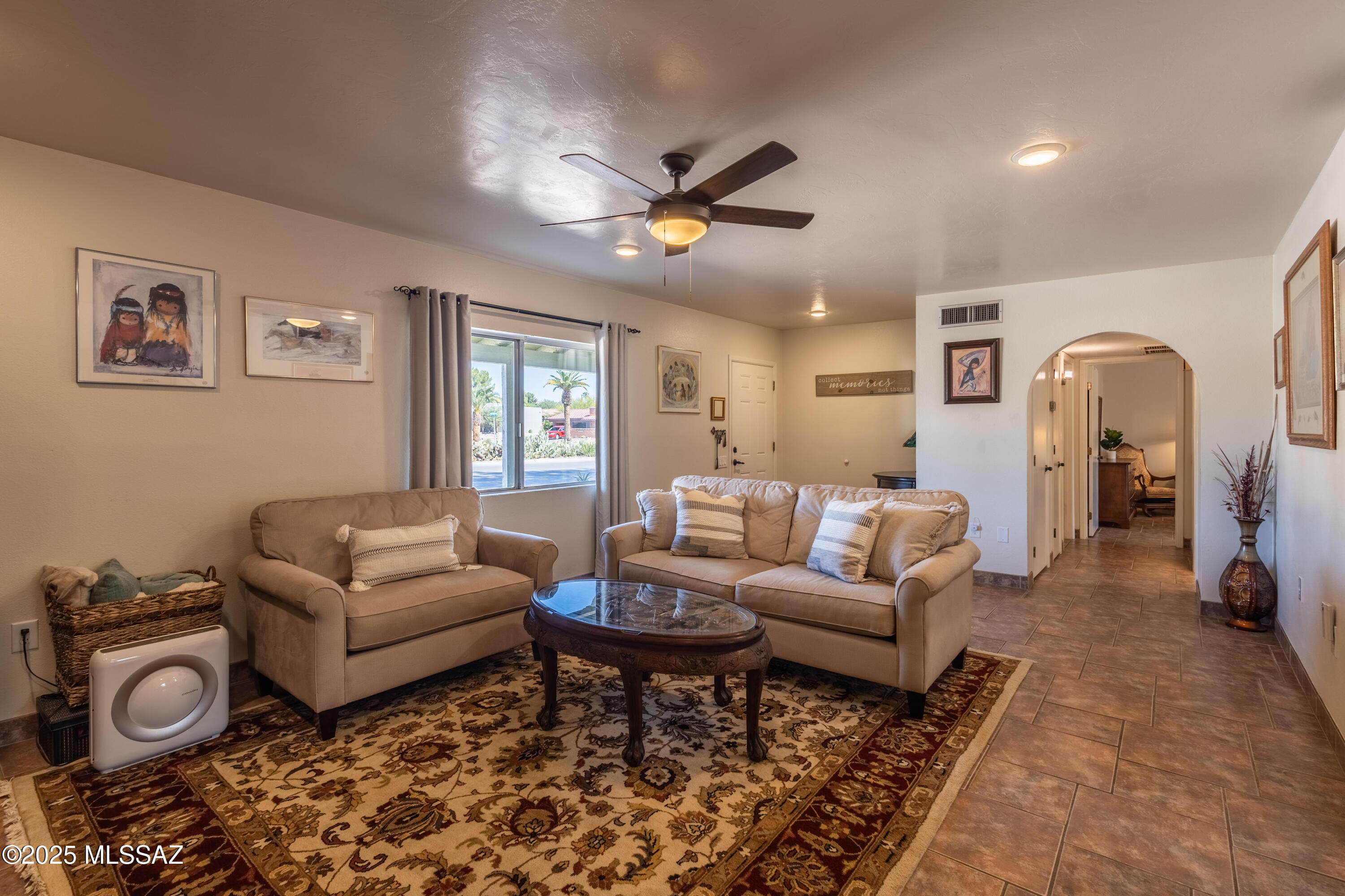 1120 N La Canoa