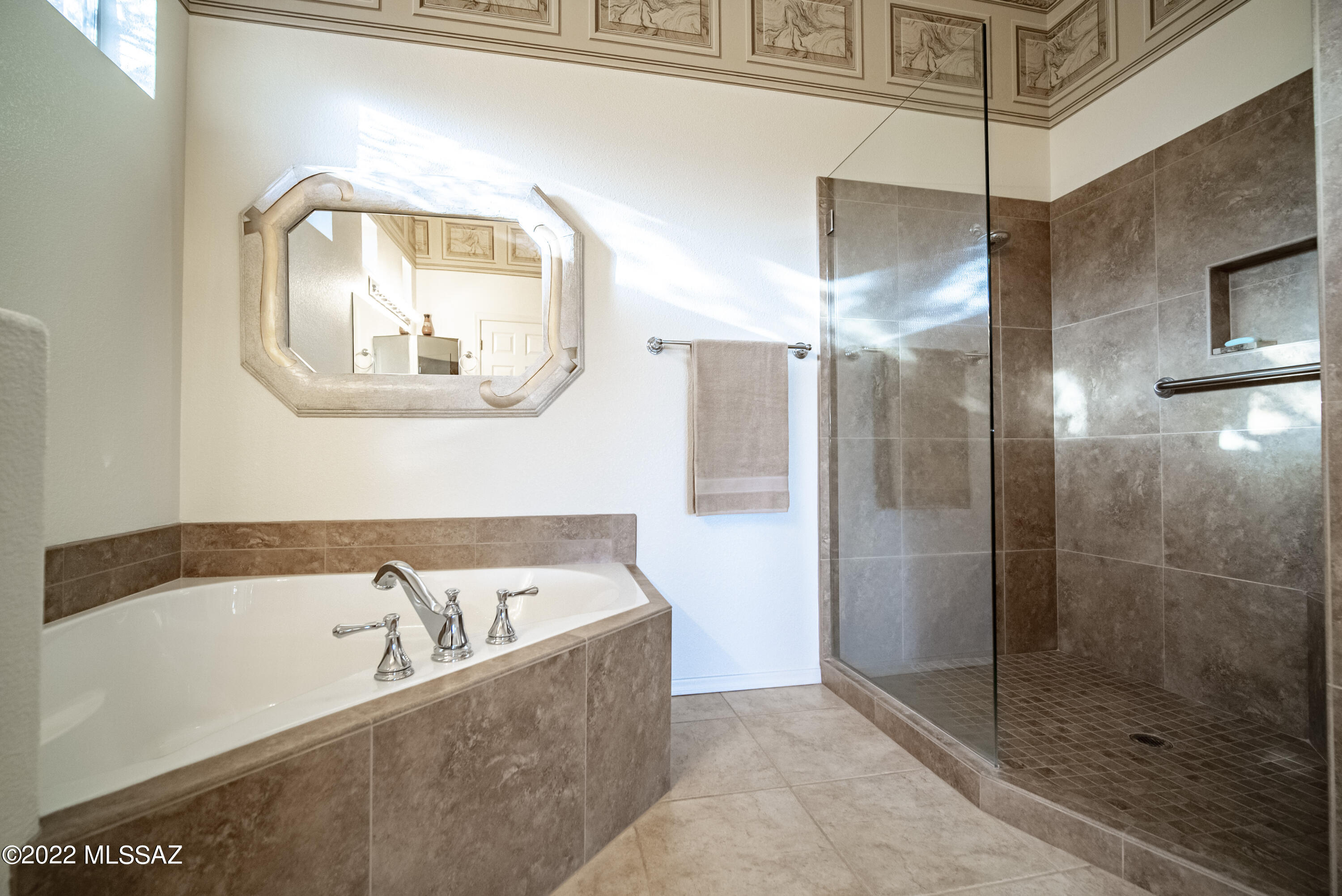 San Ignacio Heights (136-156) - Residential
