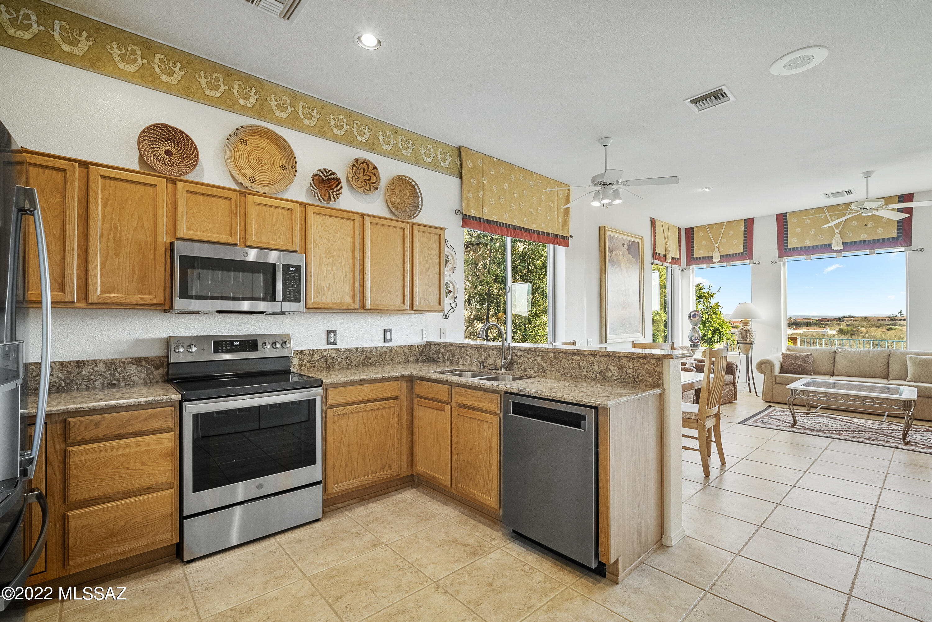 San Ignacio Heights (136-156) - Residential