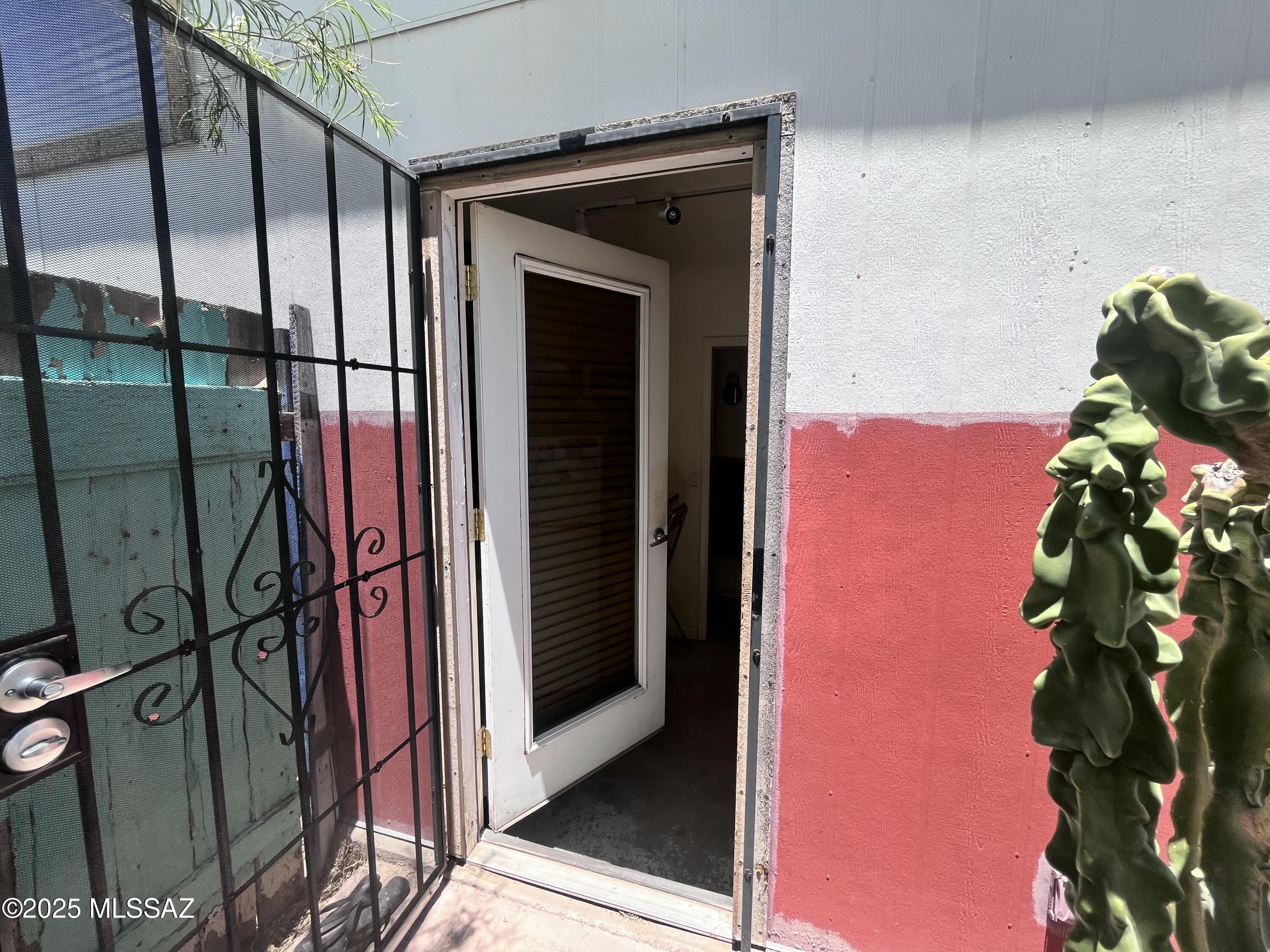 234 E Helen Street