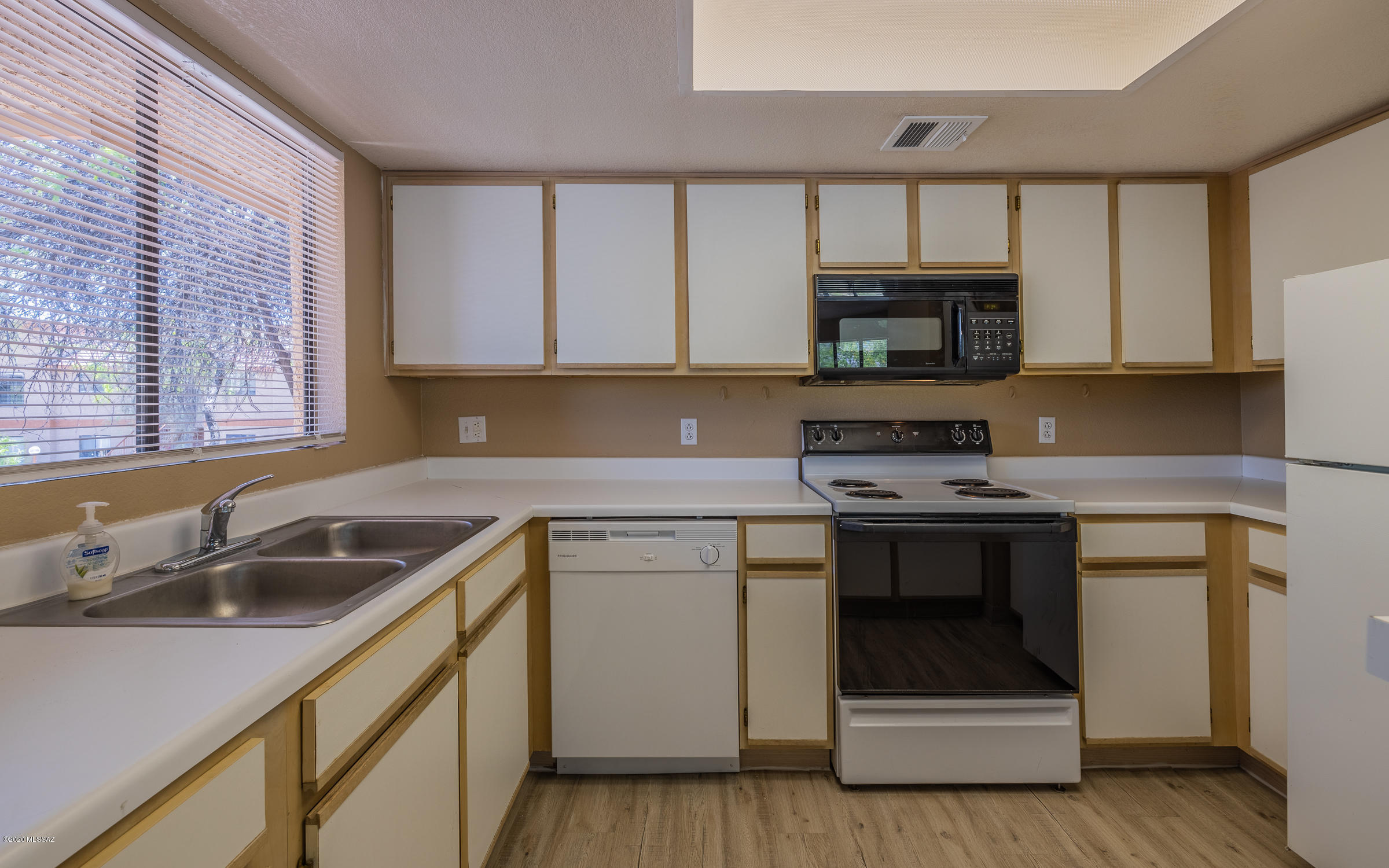Villas at Sabino Canyon Condominiums - Residential