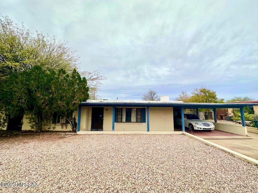 This charming fixer-upper property boasts a generously sized backyard and a covered patio that offers a perfect retreat for relaxing and entertaining. With some tender loving care and a bit of creativity, this property has the potential to transform into a true oasis. The spacious outdoor living area provides ample space for gardening, grilling, and creating memorable moments with family and friends. The interior is ready for a makeover, allowing you to customize it to your liking and design your dream home. Take advantage of this rare opportunity to own a property with unlimited potential. Book a showing today and unlock the hidden gems of this exceptional property.