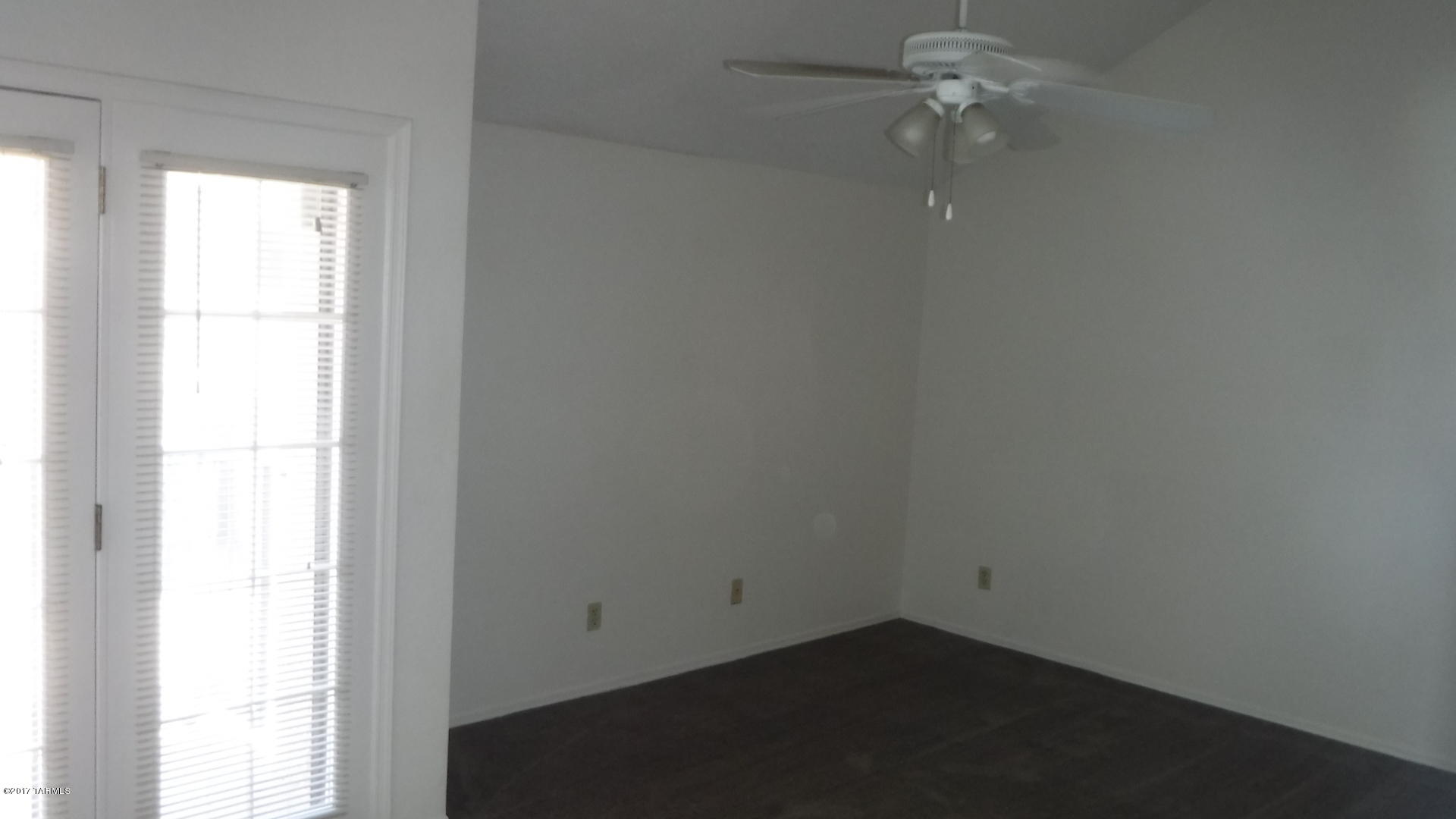 Twelve Hundred River Rd Condos - Residential
