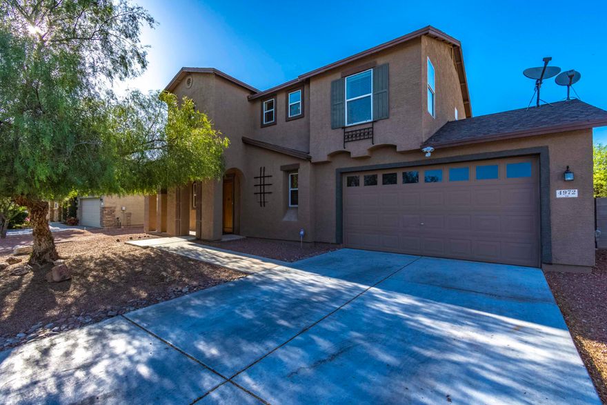 Beautiful home with a BRAND NEW ROOF! 
Seller will counter and/or accept offers between $194,000-$200000
This 2 story home with mountain views and large landscaped backyard is perfect for entertaining.  complete with soaring high ceilings throughout, a large open airy floor plan and big beautiful windows for an amazing amount of natural light, is perfect and inviting for the family ready to call it home. The kitchen features upgraded extra large cabinets and huge walk in pantry. The backyard makes for the perfect entertainment space as it has a large covered patio with lighting, built in kitchen, fountain and extra storage shed.