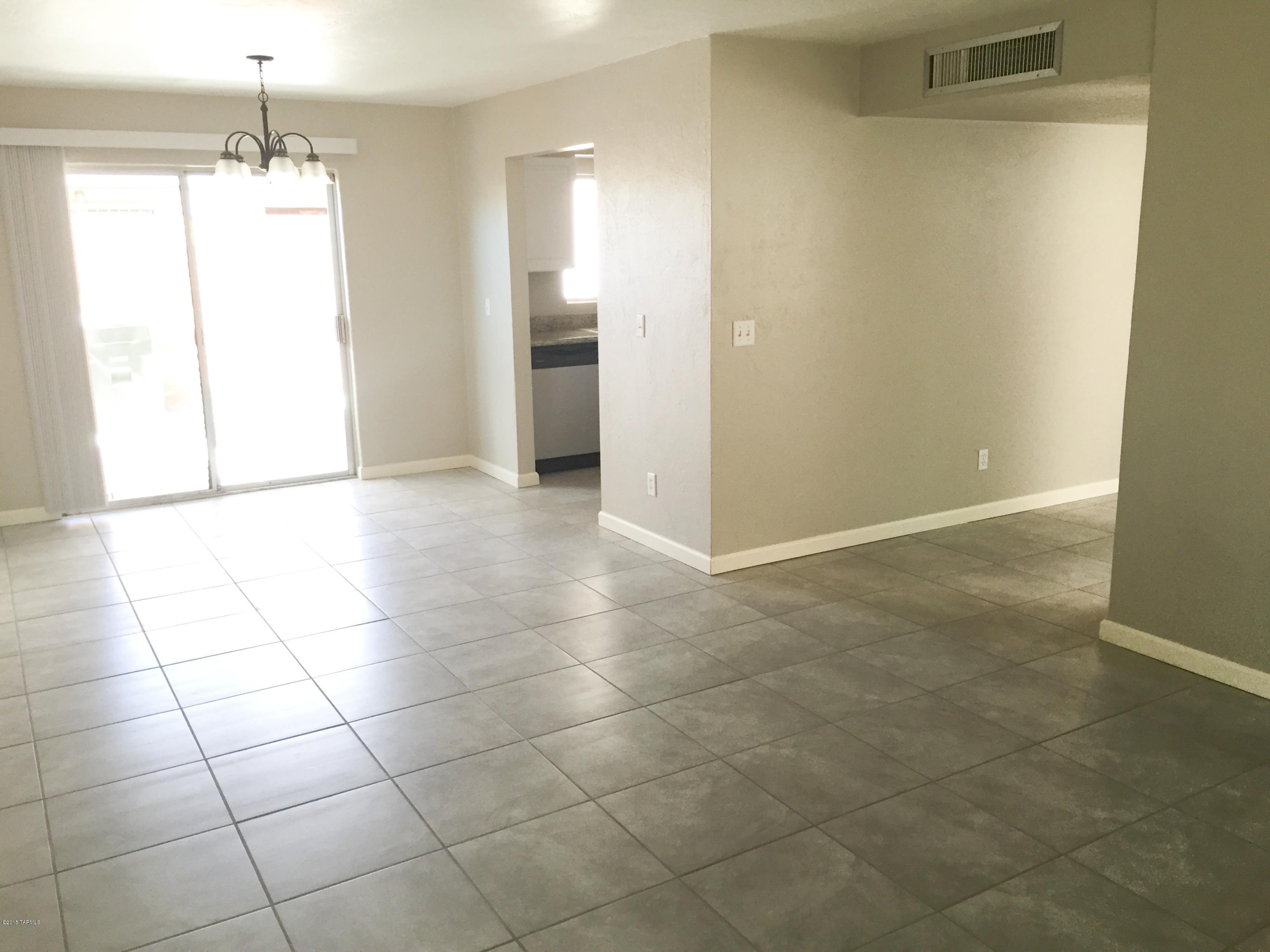 Las Solanas Blk 2 (1-49) - Residential