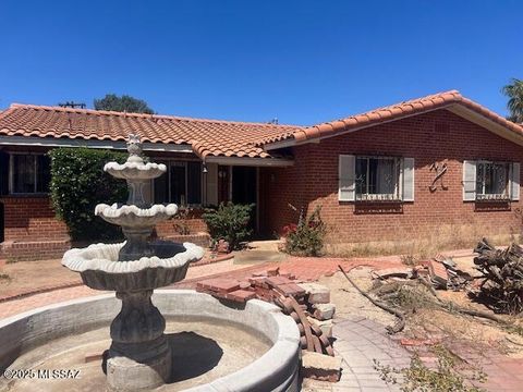 2615 E Manchester Street Tucson AZ 85716