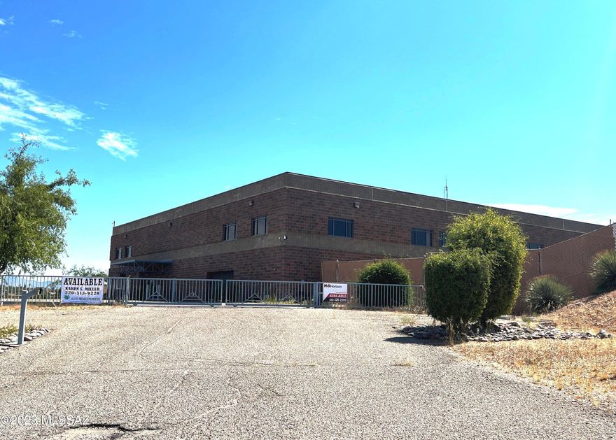 This property was previously leased to a government entity and would be perfect for a school or education center. There are 19,307 sq.ft. of rentable square feet plus 15,013 sq.ft. of parking garage for a total of 34,320 sq.ft. on 4.57 acres. Location is easy access to I-19.
Call for appointment today!
