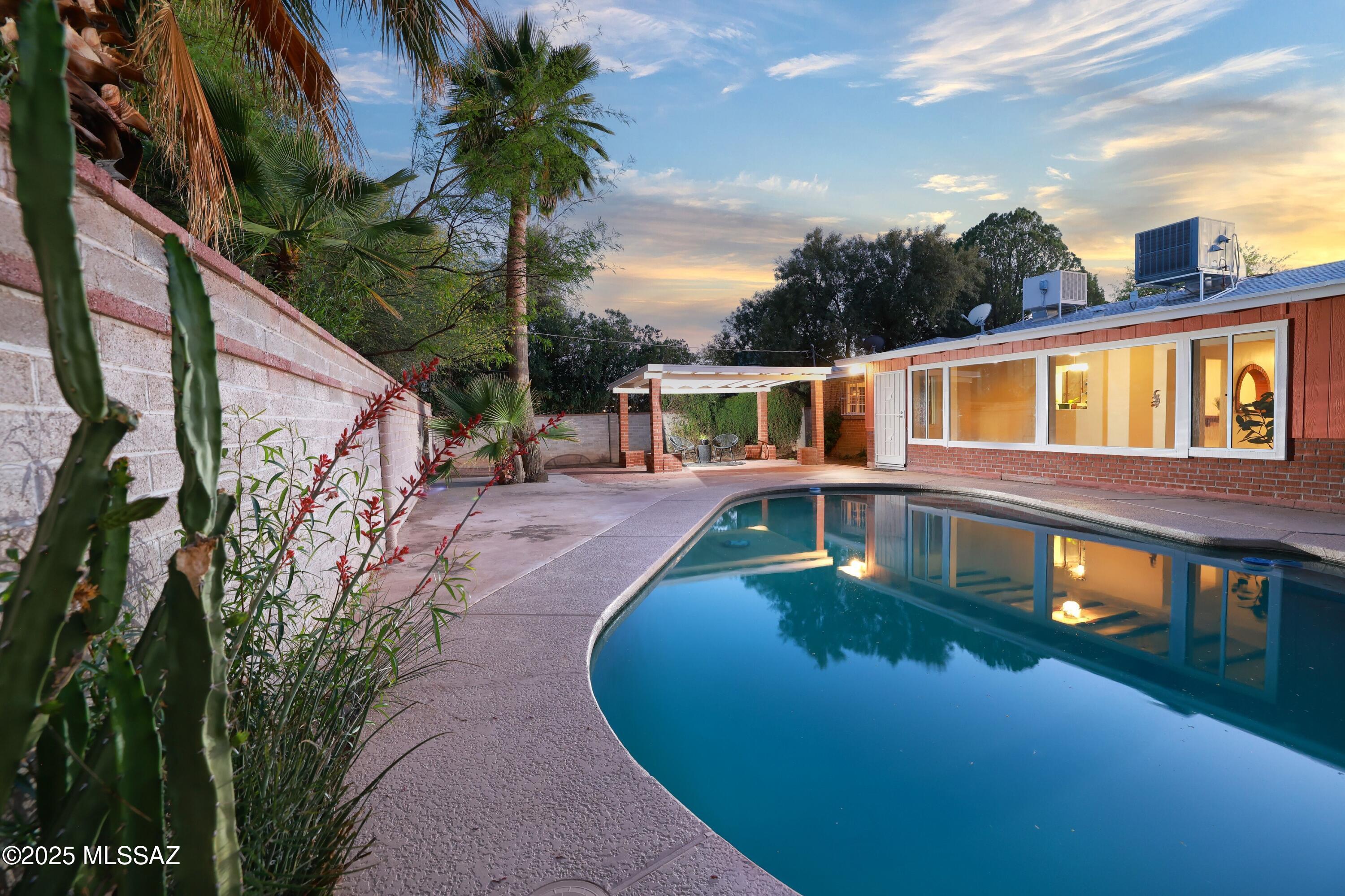 4465 E La Jolla Circle