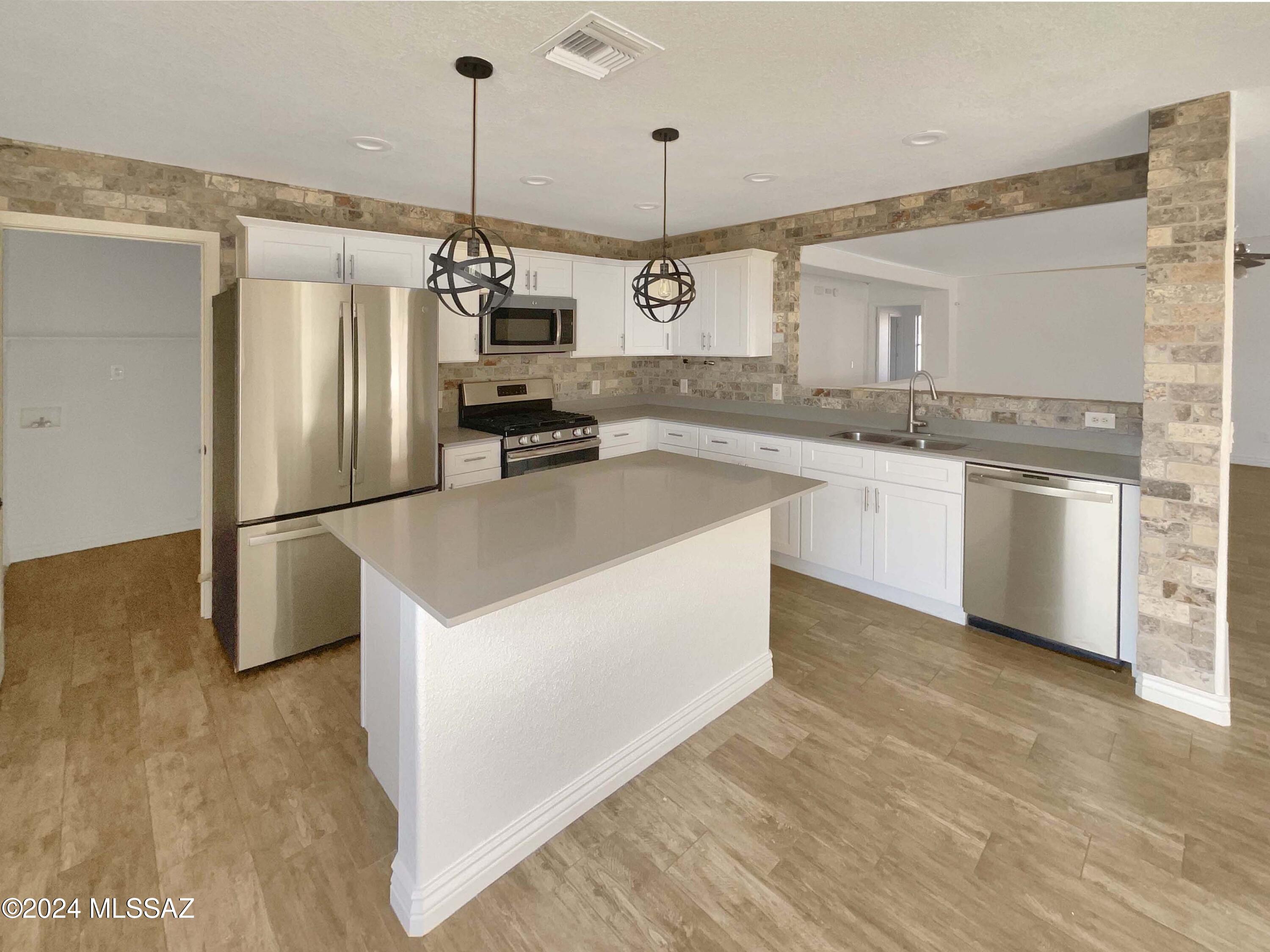 3888 W Oak Springs Terrace