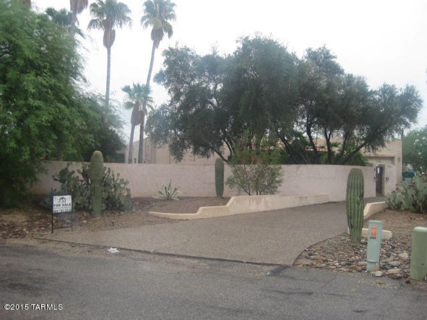 GREAT LOCATION BEAUTIFUL VIEWS TO THE CATALINA FOOTHILLS, CLOSE TO FREEWAYS, SCHOOLS AND MUCH MORE. THIS PROPERTY HAS 4 BEDROOMS, 2.5 BATHROOMS, LIVING ROOM AREA AND FAMILY ROOM  WITH FIRE PLACE, FIRE PLACE IN THE MASTER BEDROOM AS WELL, NICE KITCHEN, BEAUTIFUL VIEWS AND A PRIVATE POOL TO ENJOY. THIS IS THE PERFECT OPPORTUNITY FOR HOME BUYERS AND INVESTORS. THIS IS A BANK OWN PROPERTY. SOLD AS IS CONDITION. NO SPDS AND CLUE REPORT. MULTIPLE OFFERS PLEASE SUBMIT H&B BY 10/20/15 @ 5PM
