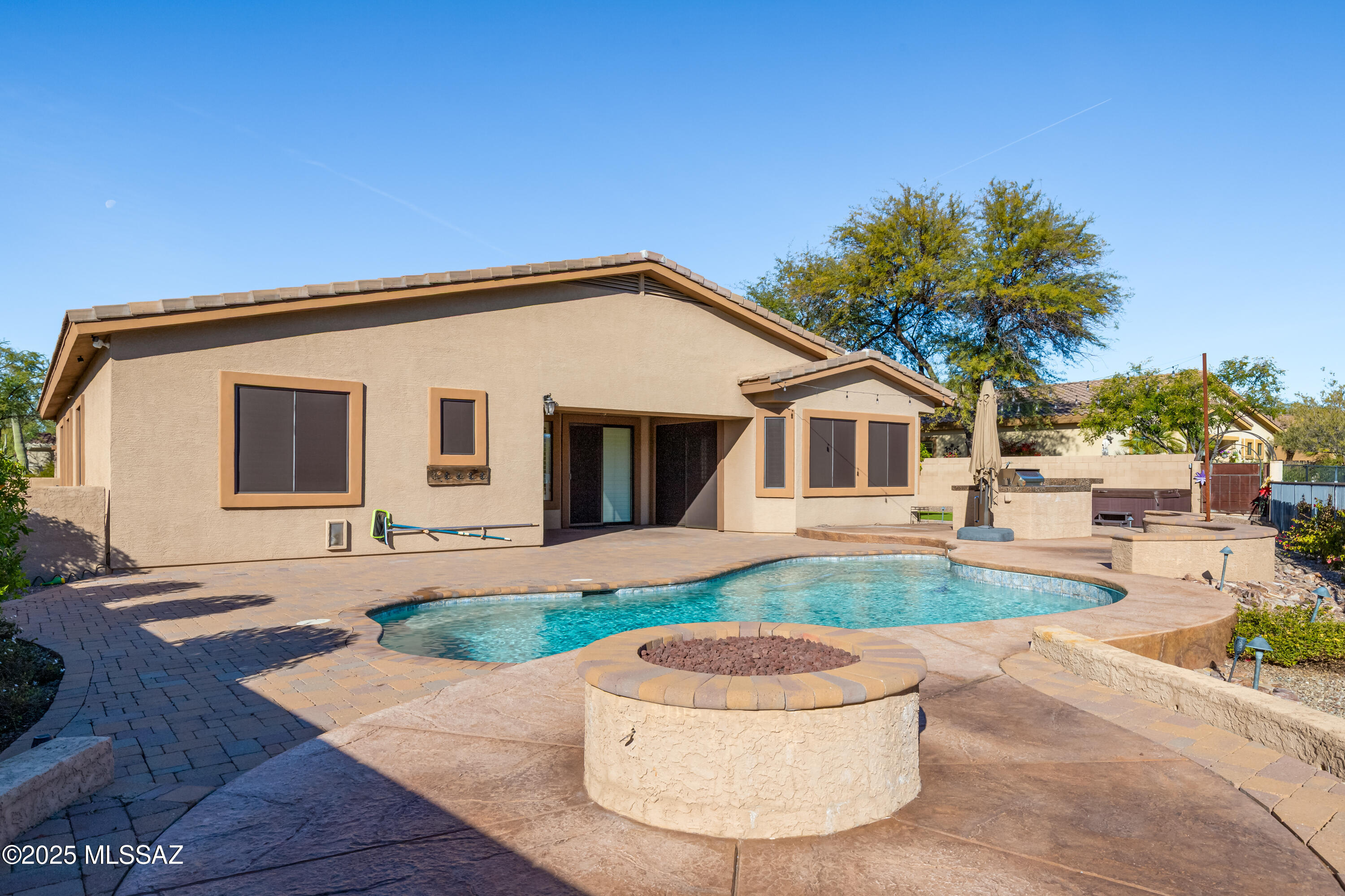 Mira Vista (1-60) - Residential