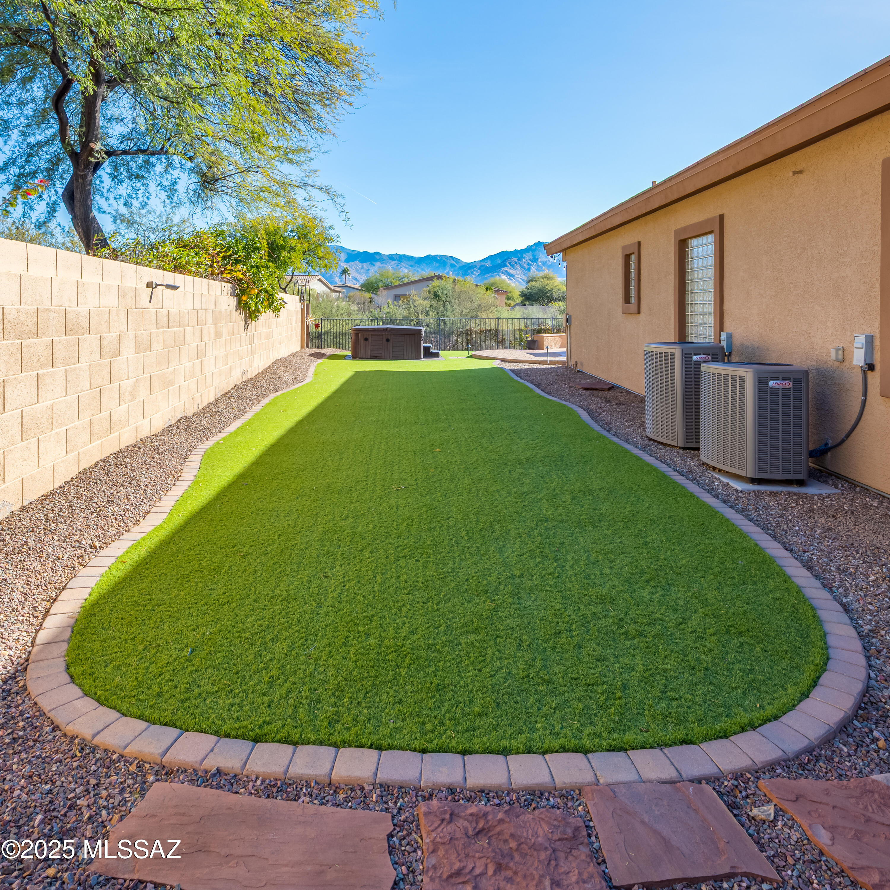Mira Vista (1-60) - Residential