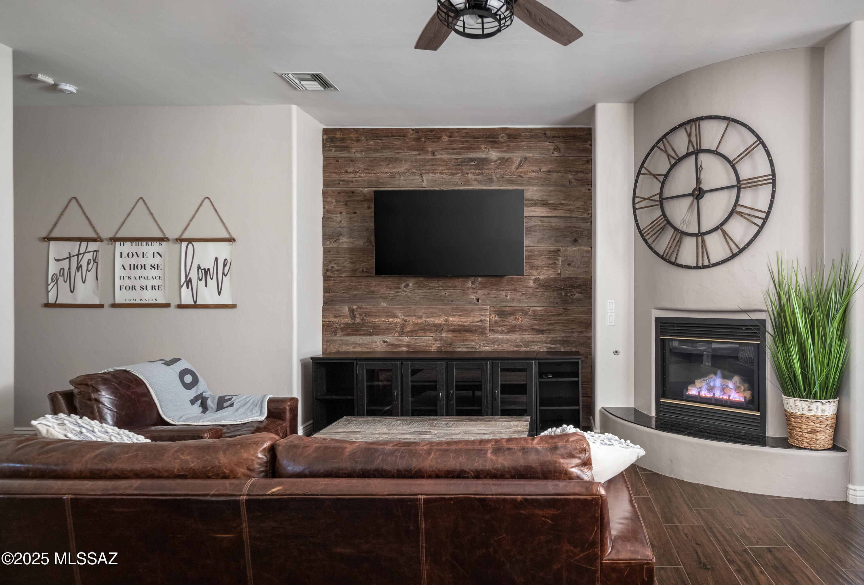 Mira Vista (1-60) - Residential
