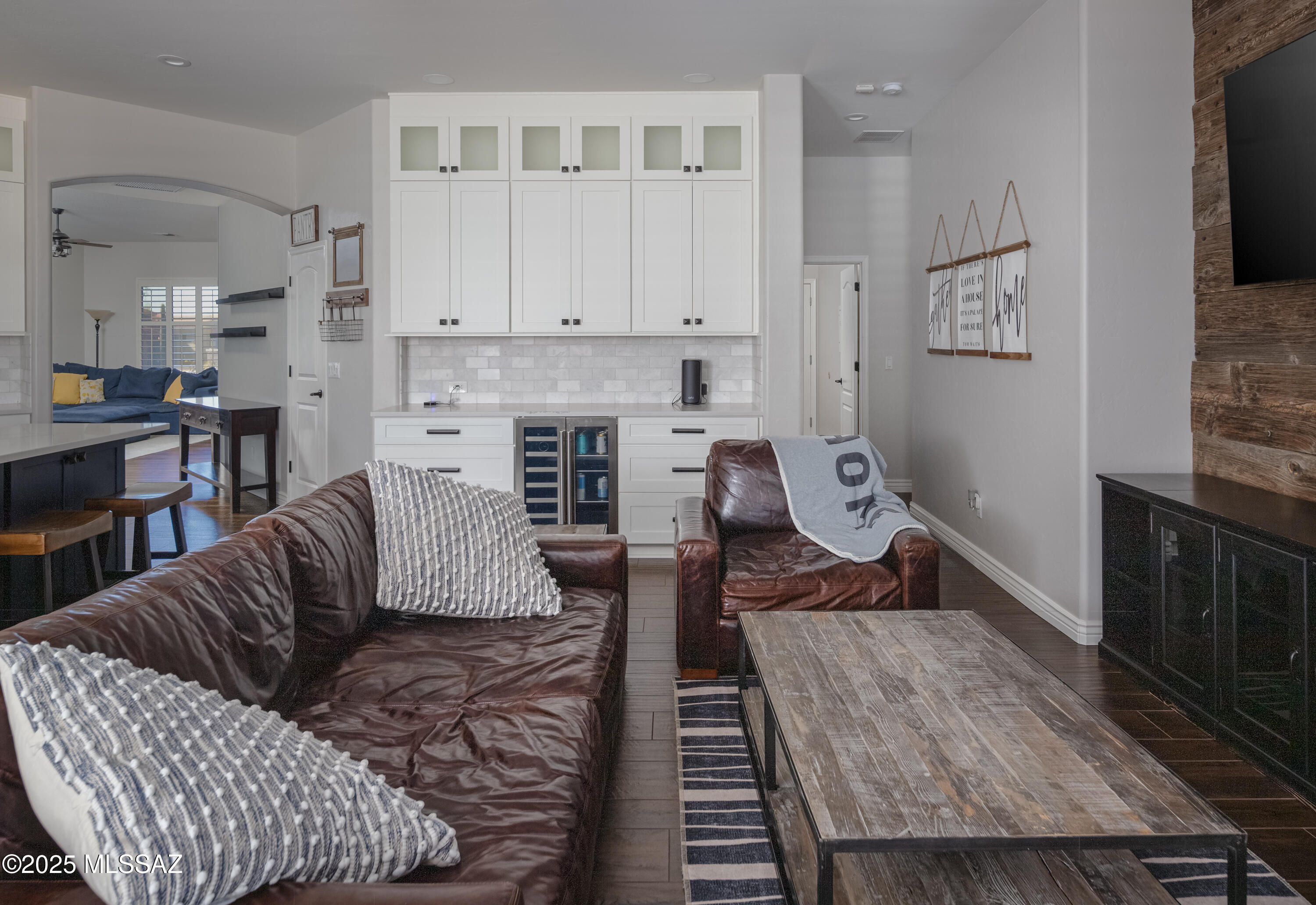 Mira Vista (1-60) - Residential