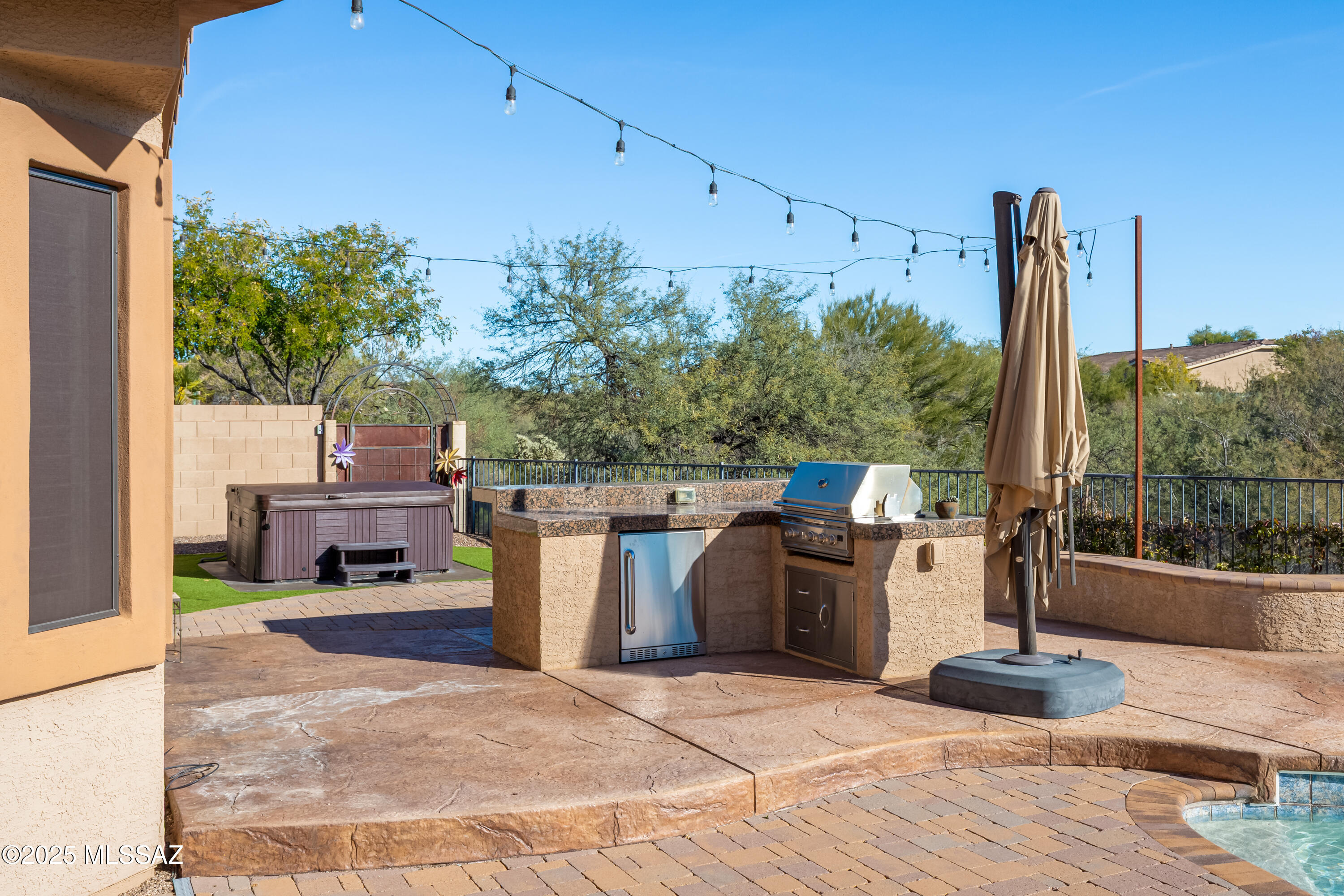 Mira Vista (1-60) - Residential