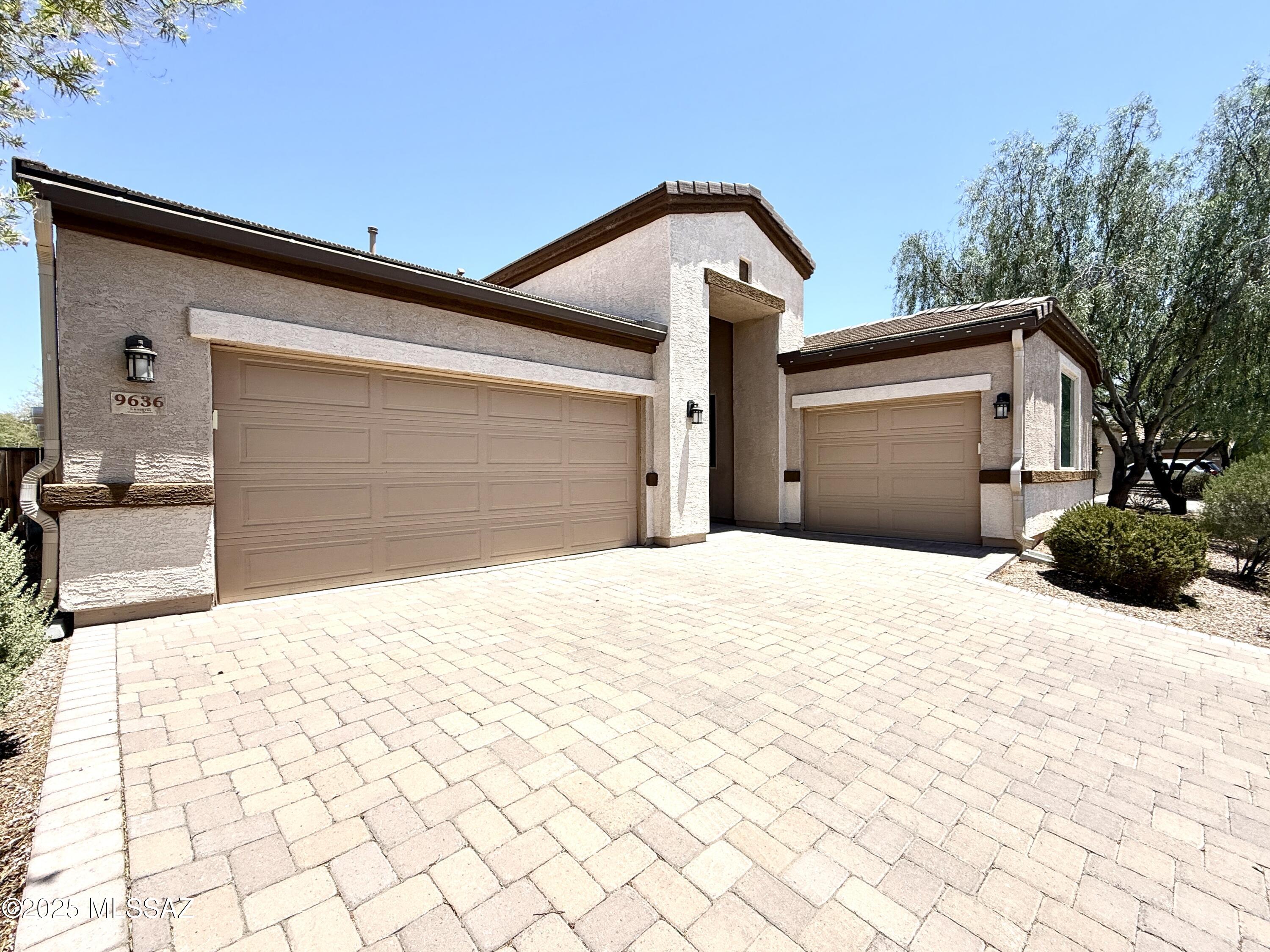 9636 N Havenwood Way