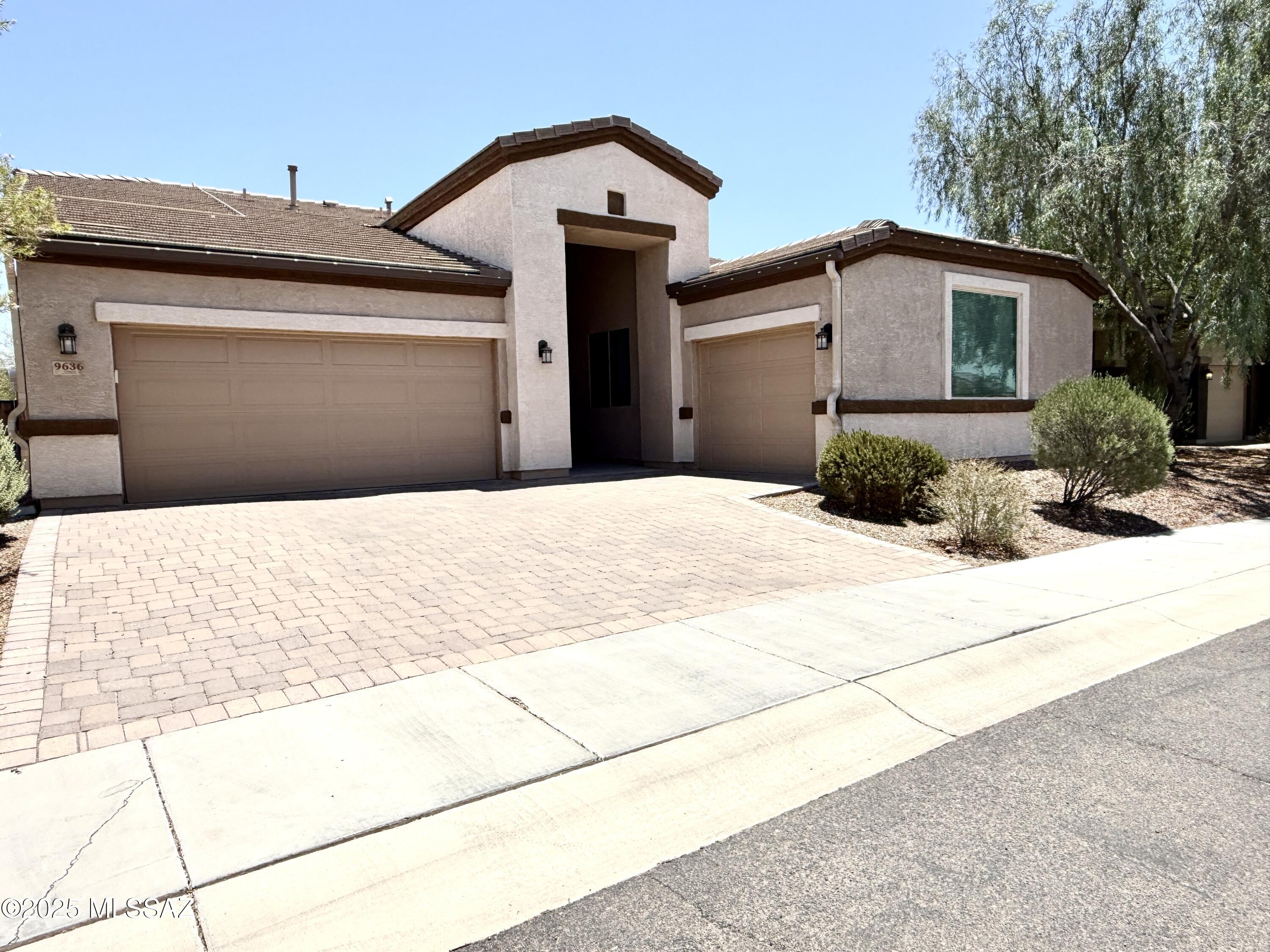 9636 N Havenwood Way