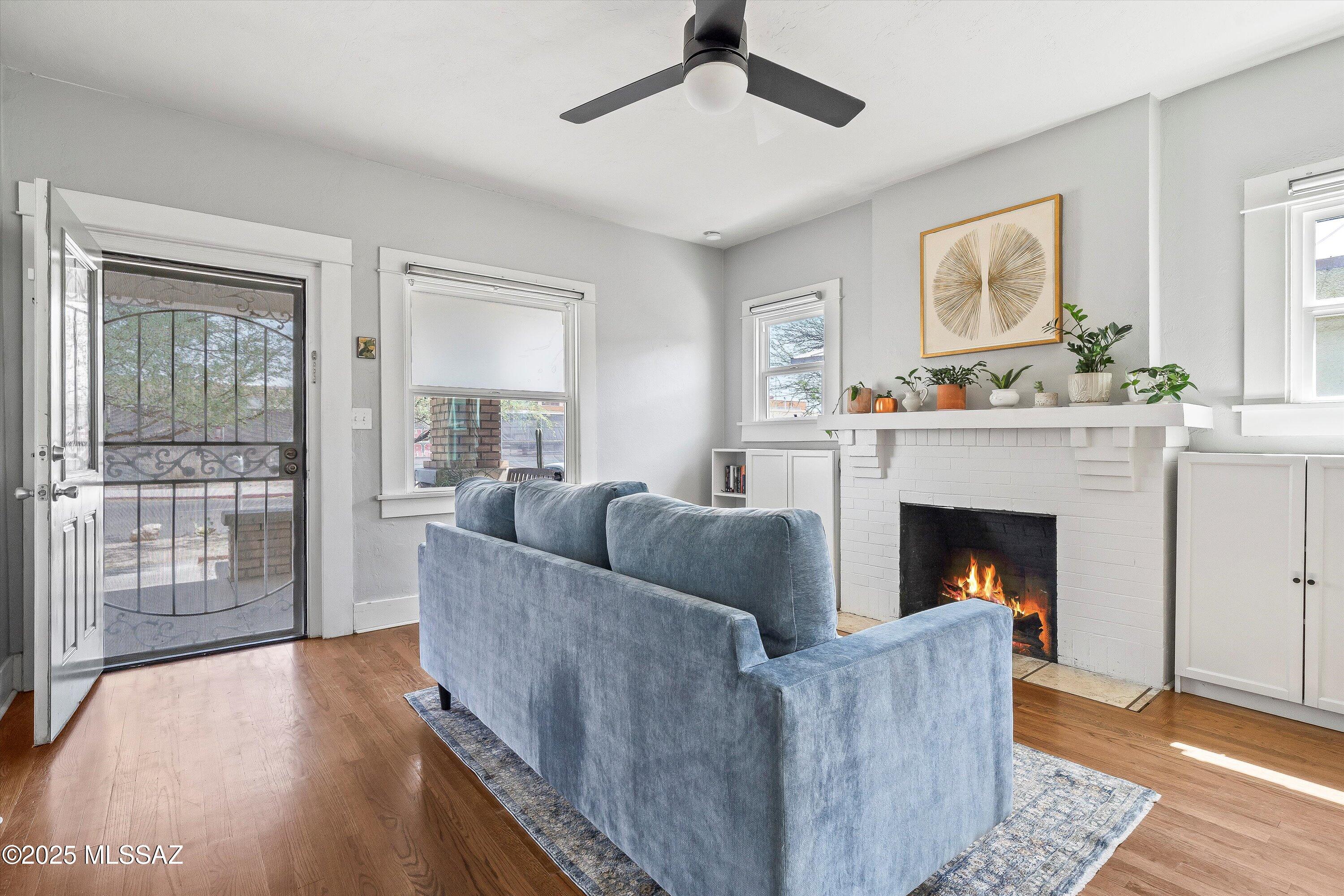 642 E 8th Street