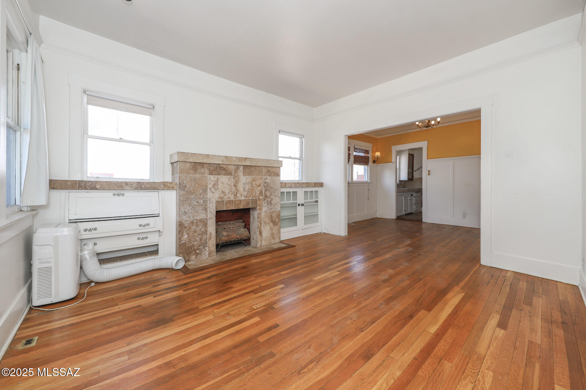 33 E Adams Street