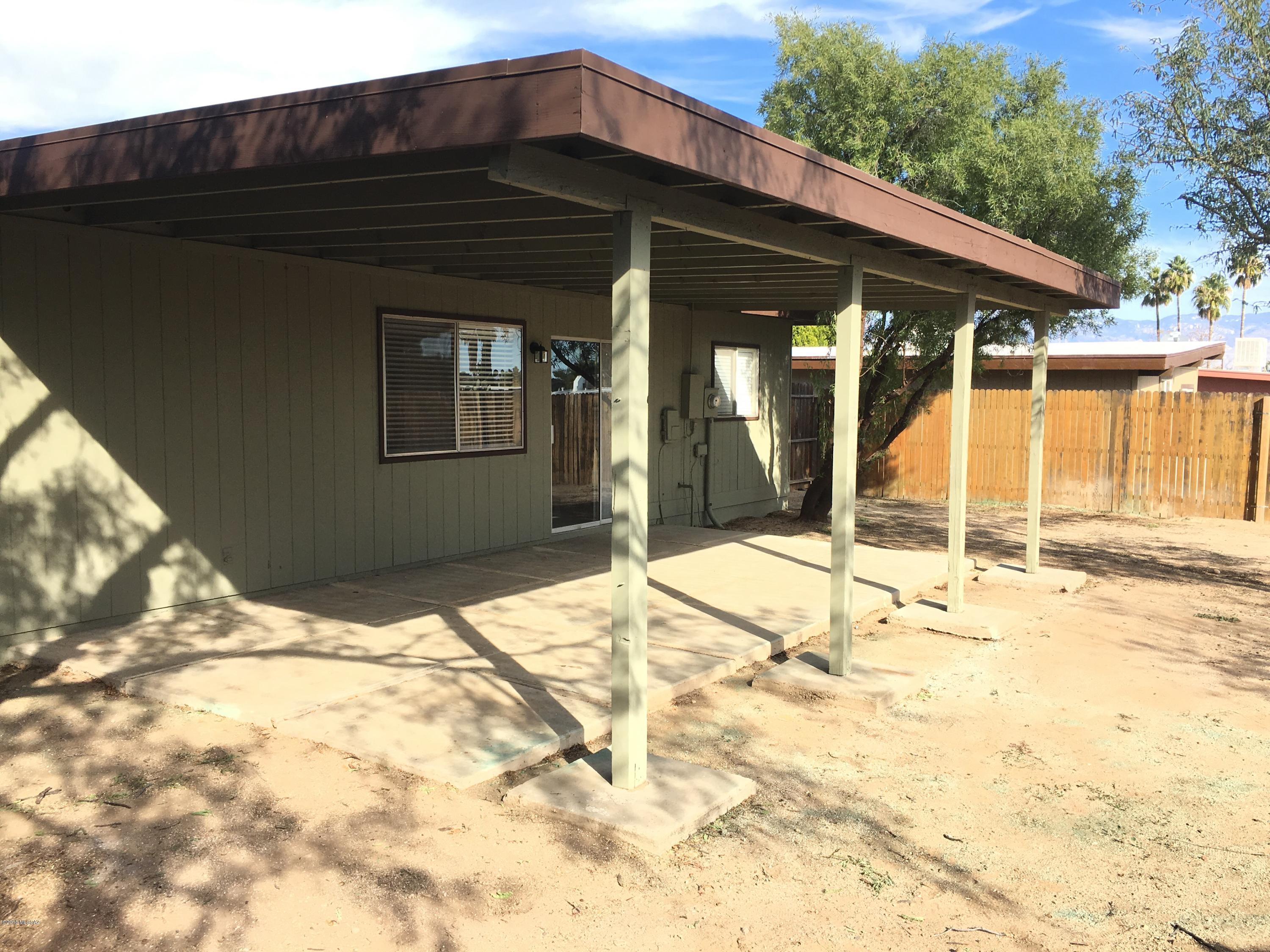 Lakeside NO. 5 (1-64) - Residential Lease