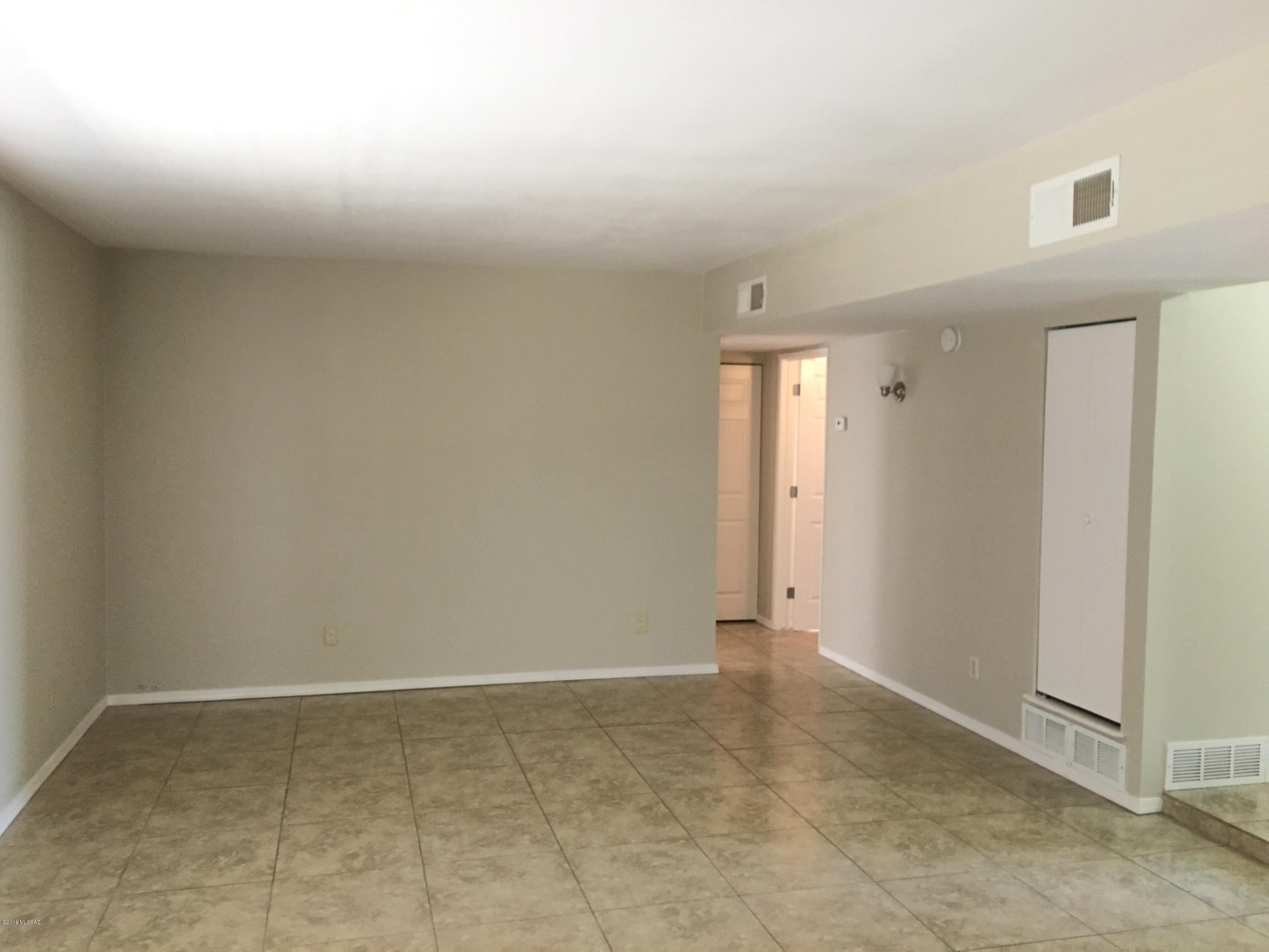 Lakeside NO. 5 (1-64) - Residential Lease