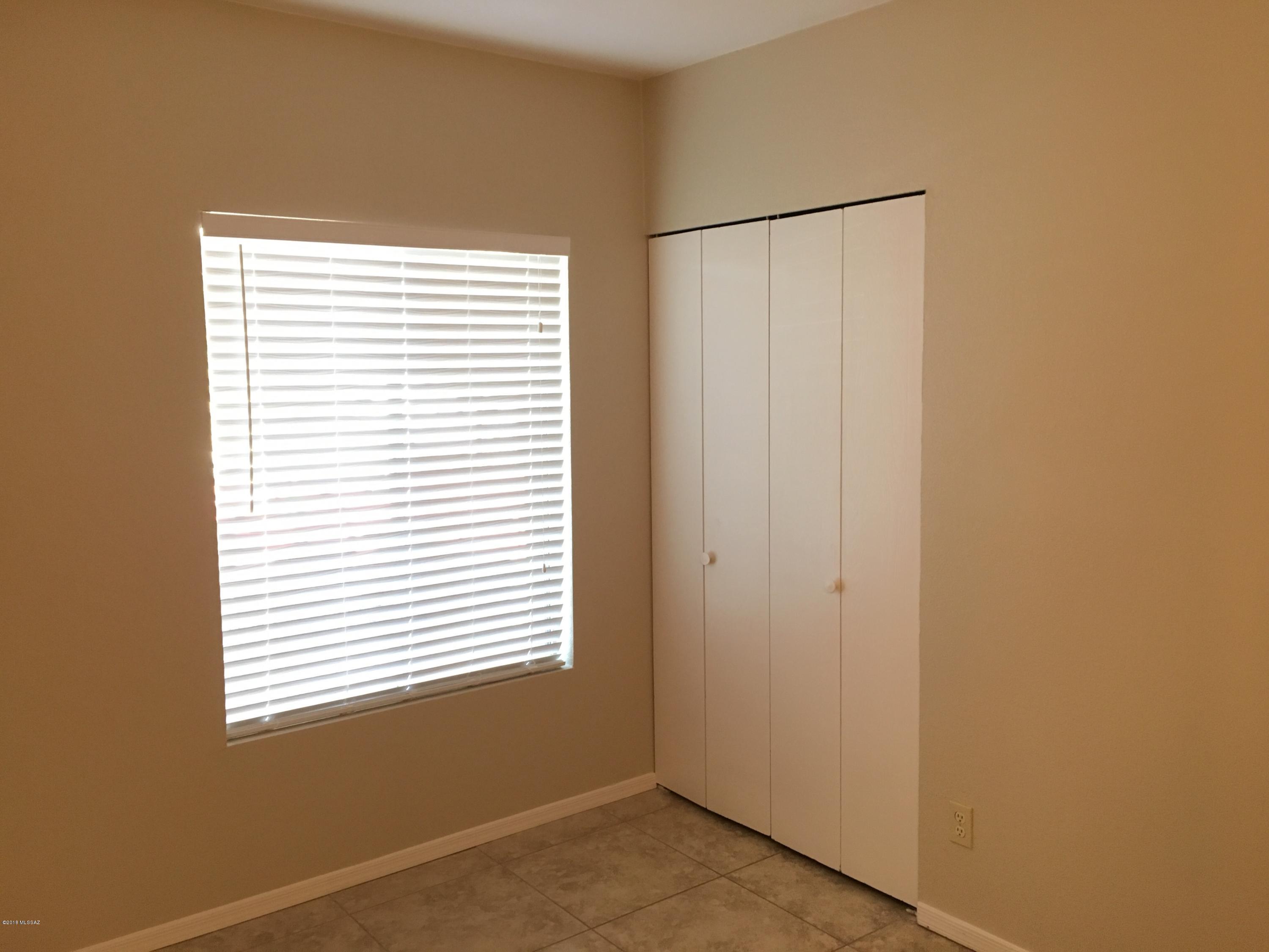 Lakeside NO. 5 (1-64) - Residential Lease