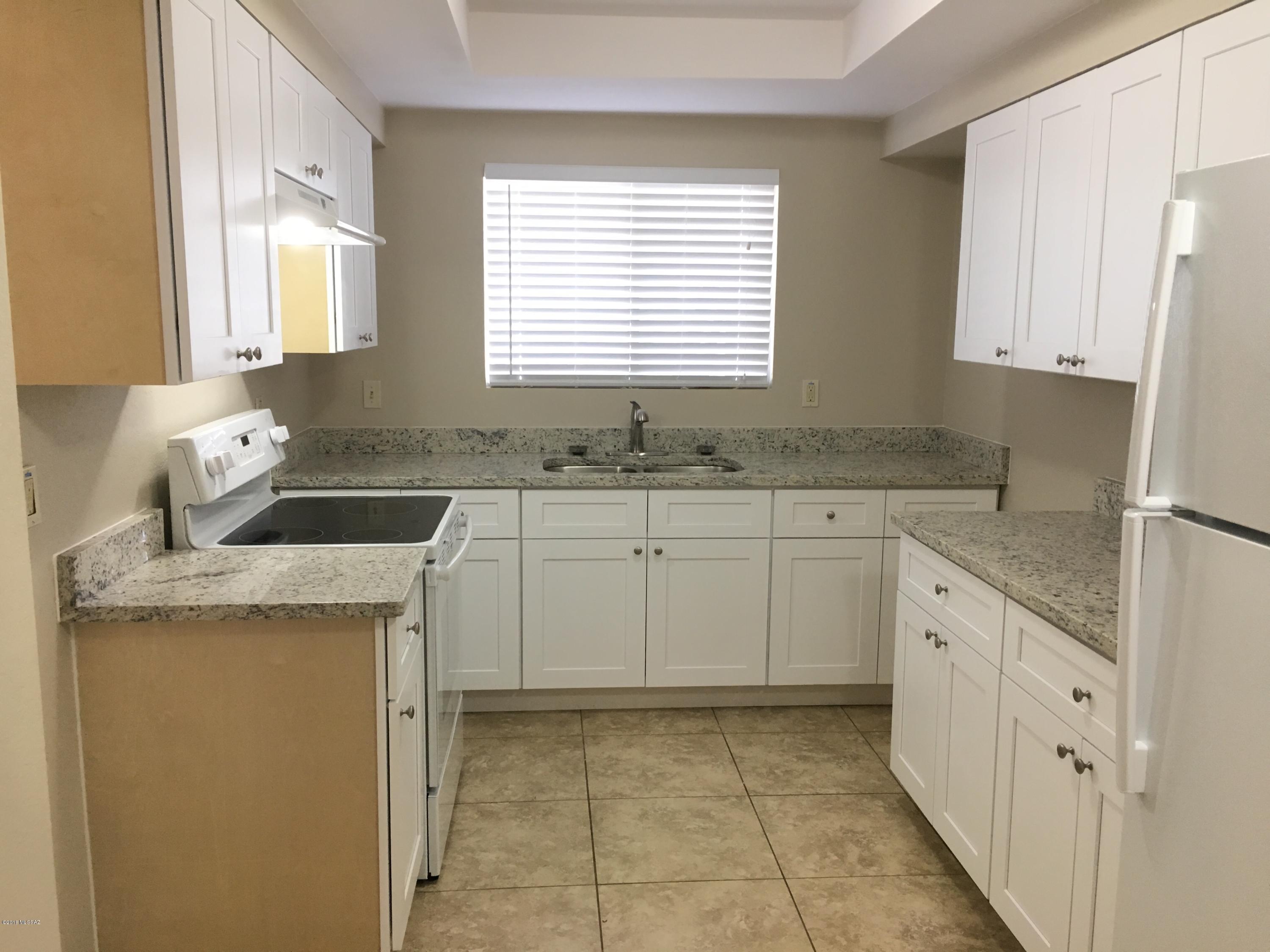 Lakeside NO. 5 (1-64) - Residential Lease