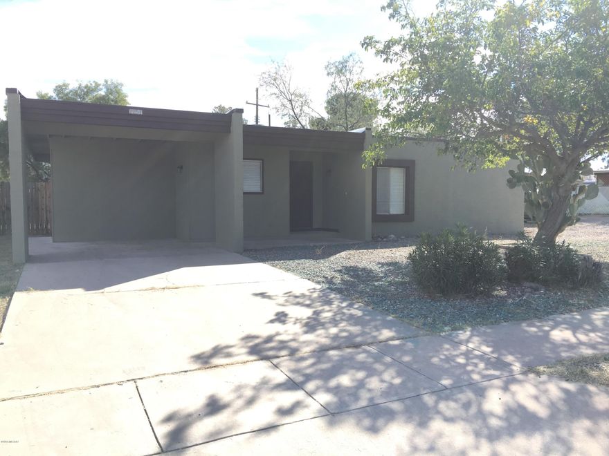Updated 2 bed 1.5 bth in a quiet neighborhood with 1489sf.  Tile flooring, blinds, white cabinetry, & a shade of grey on the walls make this home an inviting place to live.  Granite counter tops in the kitchen & master bath give a contemporary feel, and a covered patio out back provides a relaxing place to kick back.
*This one's pet-friendly* This house located at 2751 S Sarnoff Dr in Tucson, is waiting for you to make it your new home!